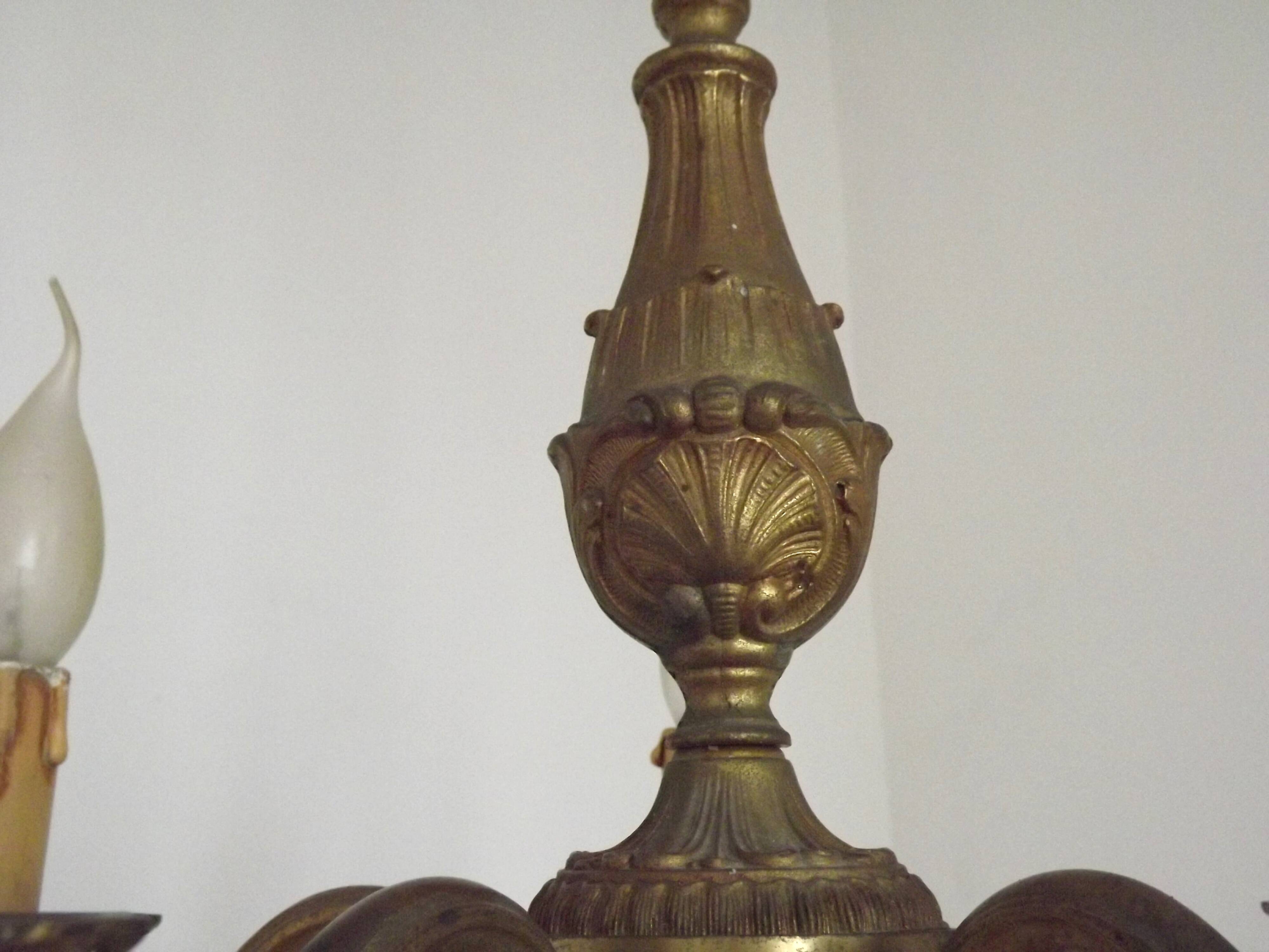 Lustre traditionnel français vintage en bronze à 5 lumières, datant du milieu du siècle dernier 5489