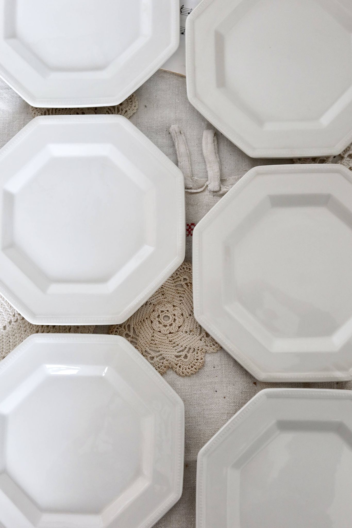 6 assiettes à dessert vintage octogonales à décor perlé, Johnson Brothers