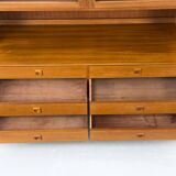 Buffet en teck avec portes en verre par Brouer Møbler, années 1960.