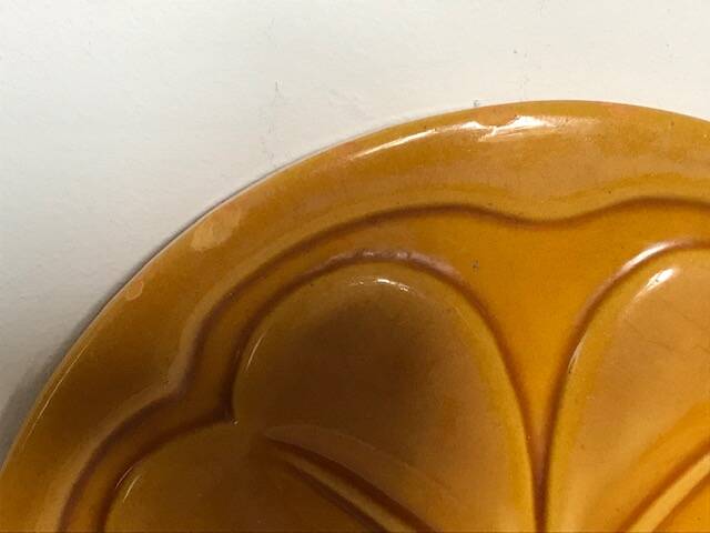 Vallauris, 20th century clover decoration trivet