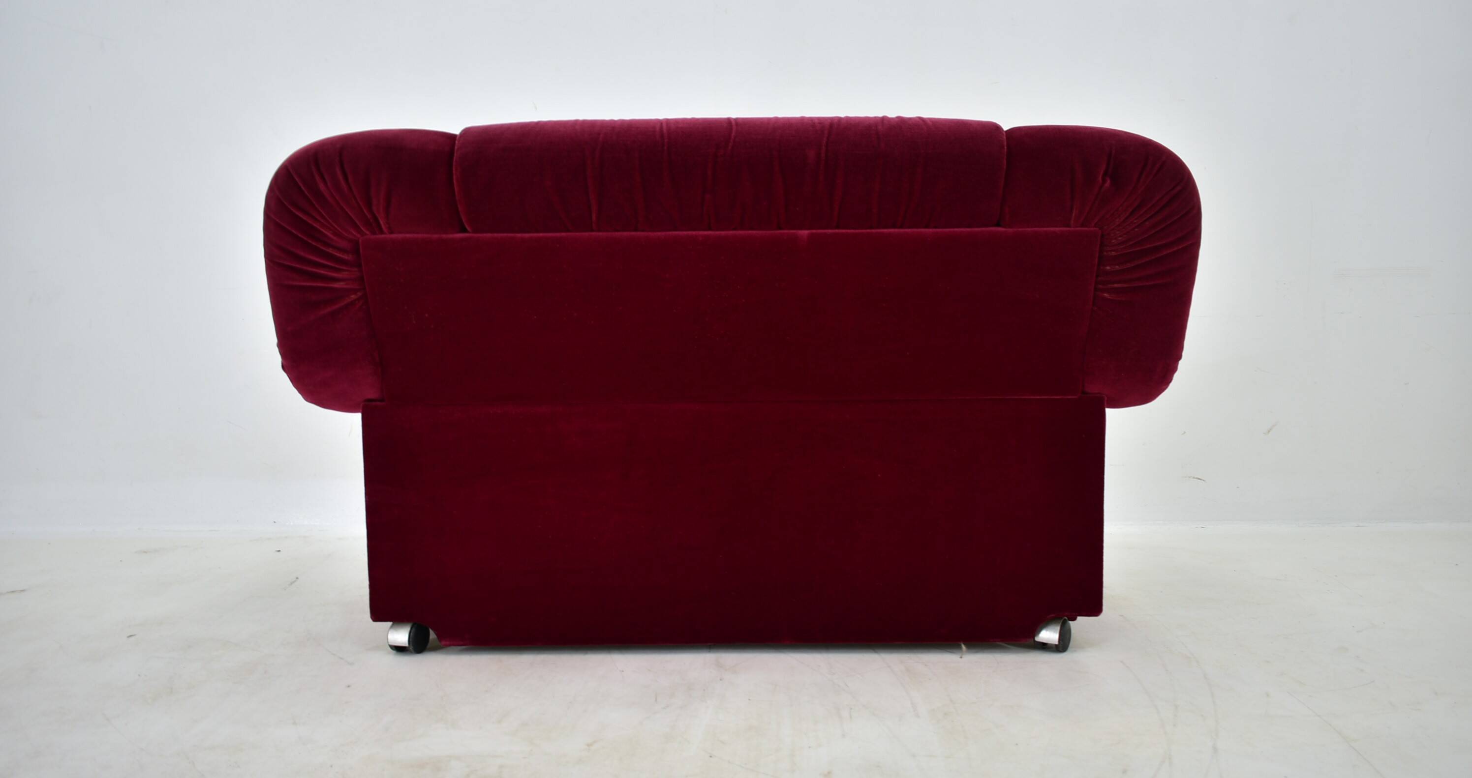 Two-seater canapé, rare from the 1970s, Italy.