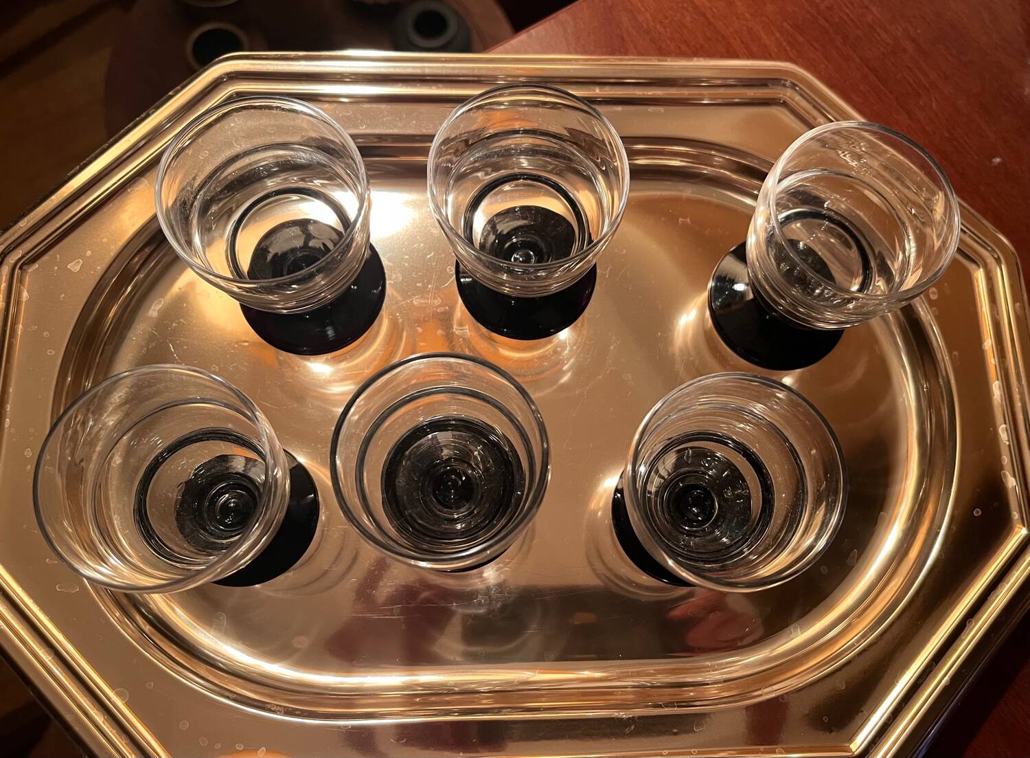 6 petits verres anciens