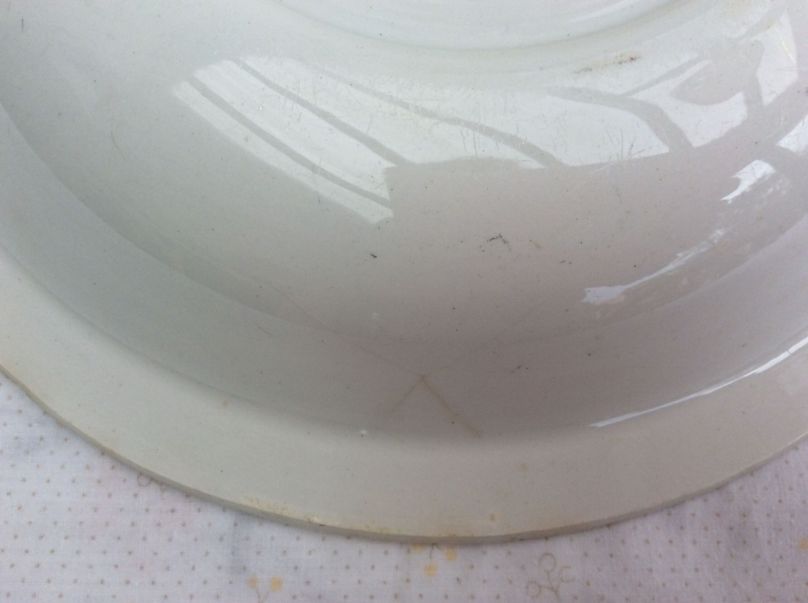 Hollow round dish Ceranord St-Amand semi-porcelain