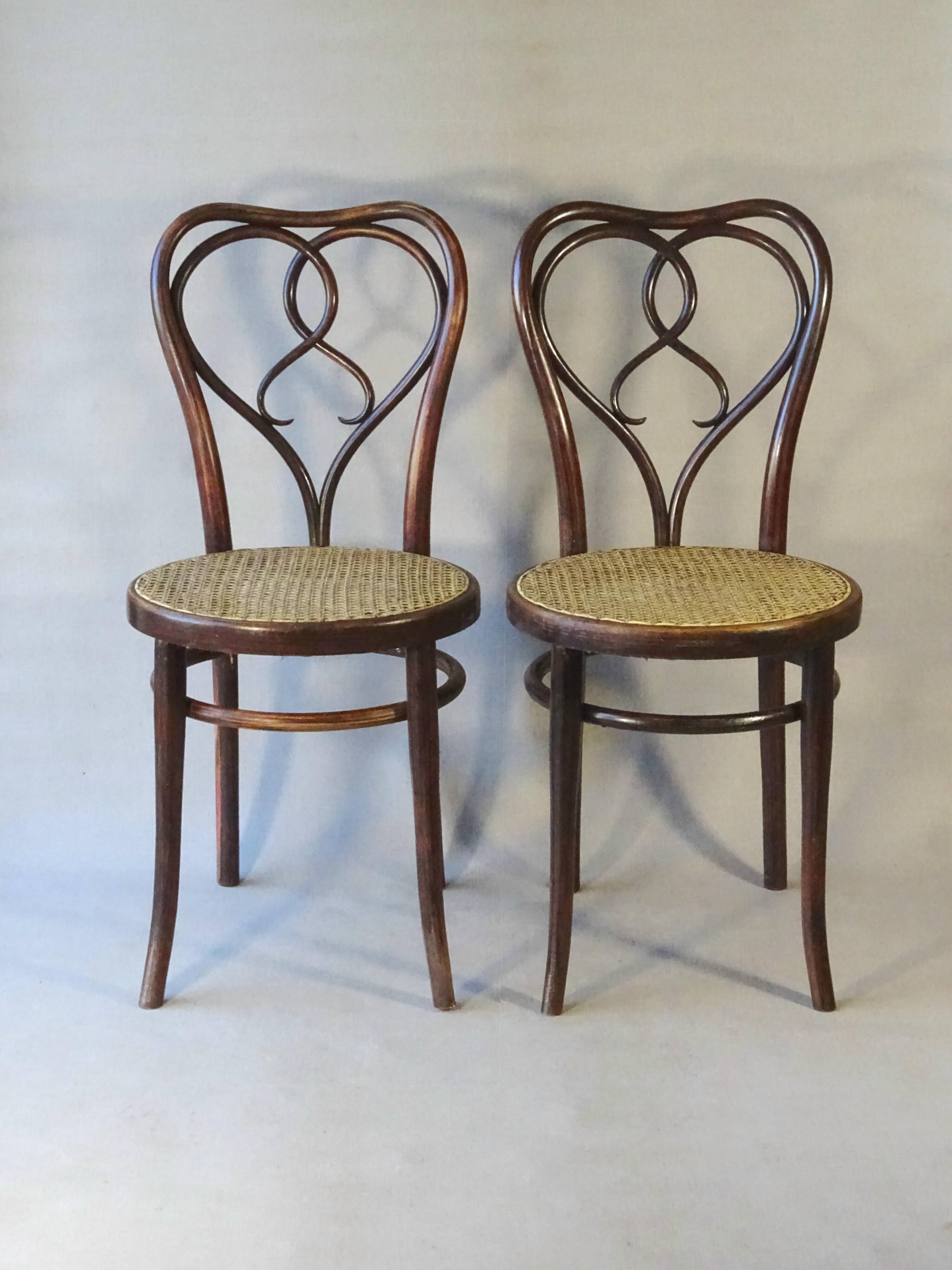 Two Thonet chairs No. 561 from the USA catalogue. Around 1925.
