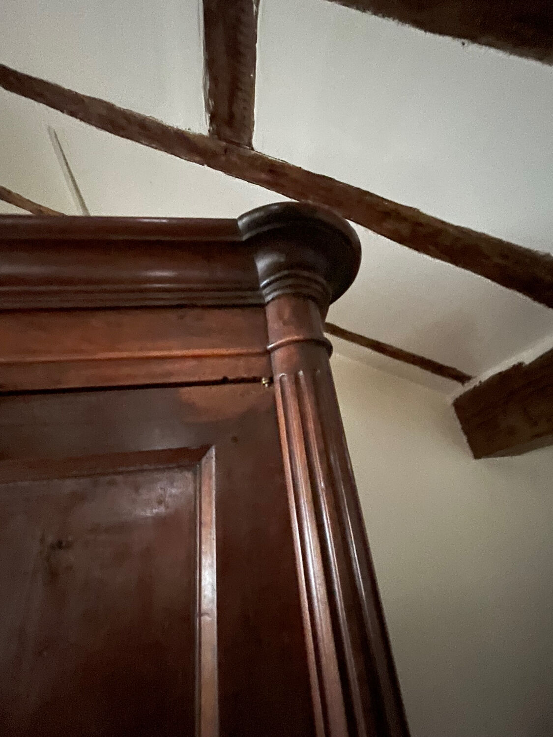 Mahogany wardrobe with fluted columns. Louis XVI style.