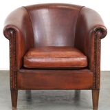 Comfortable, Spacious Sheepskin Leather Club Chair with a Loose Seat Cushion