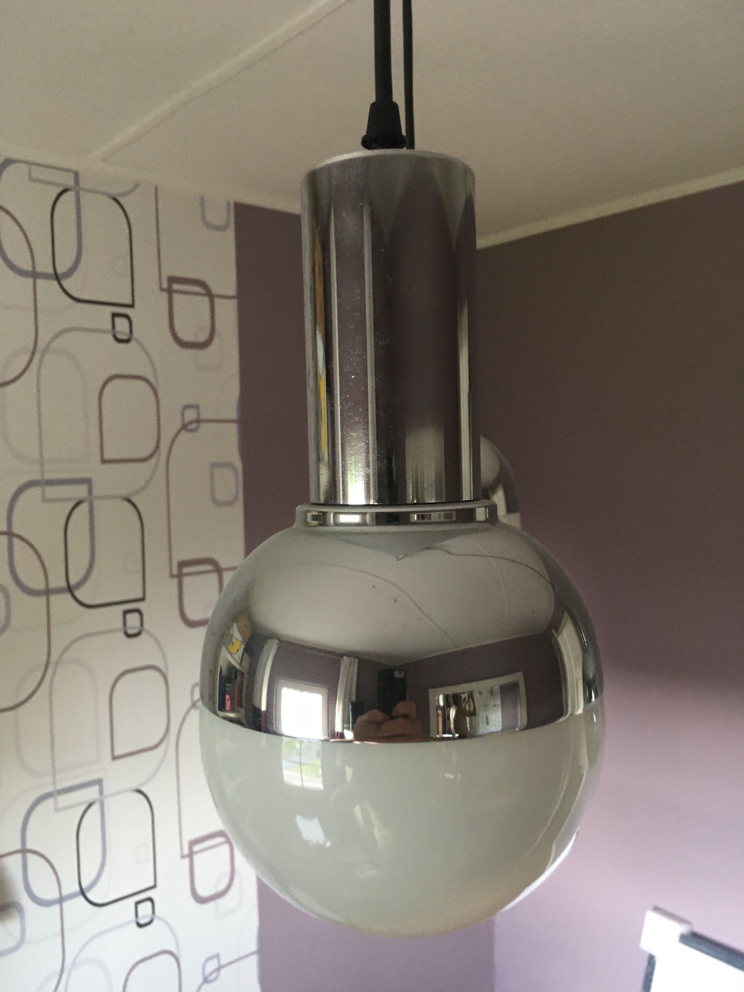 Suspension 3 chrome balls and opaline