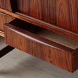 Buffet haut scandinave en palissandre – design E.W. Bach (années 60)