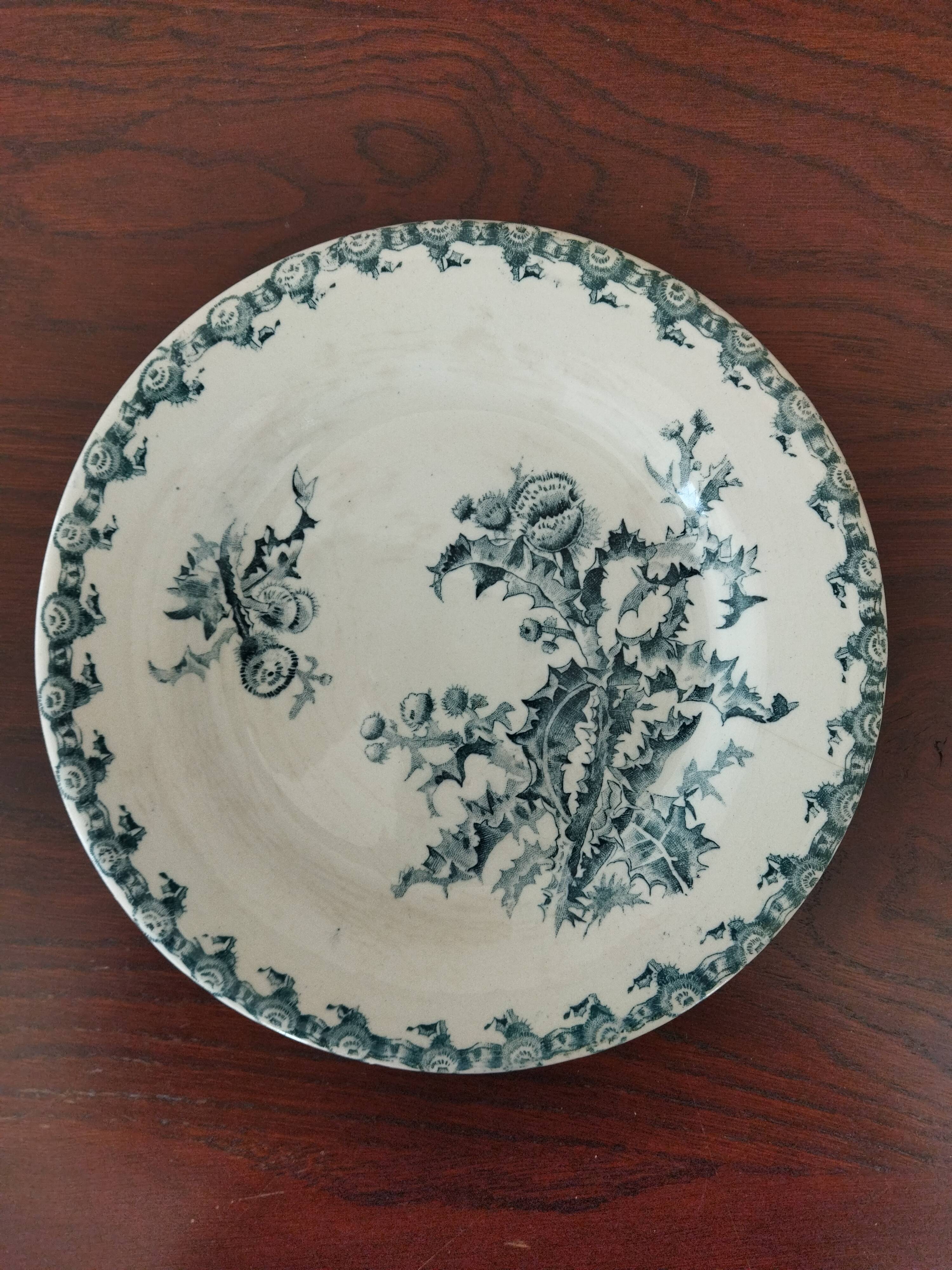 Gien “Thistle” flat plate