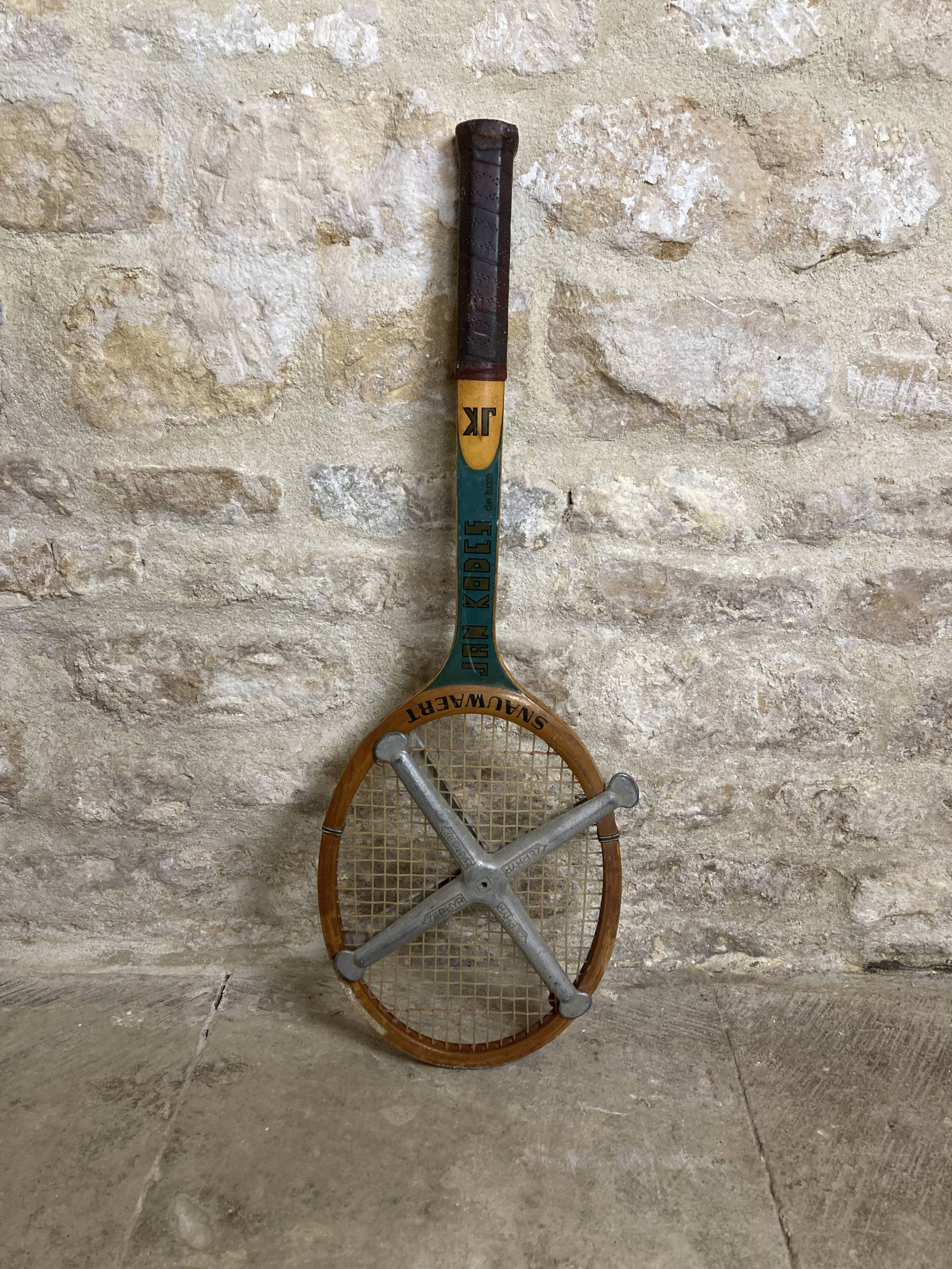 Ancienne raquette de tennis