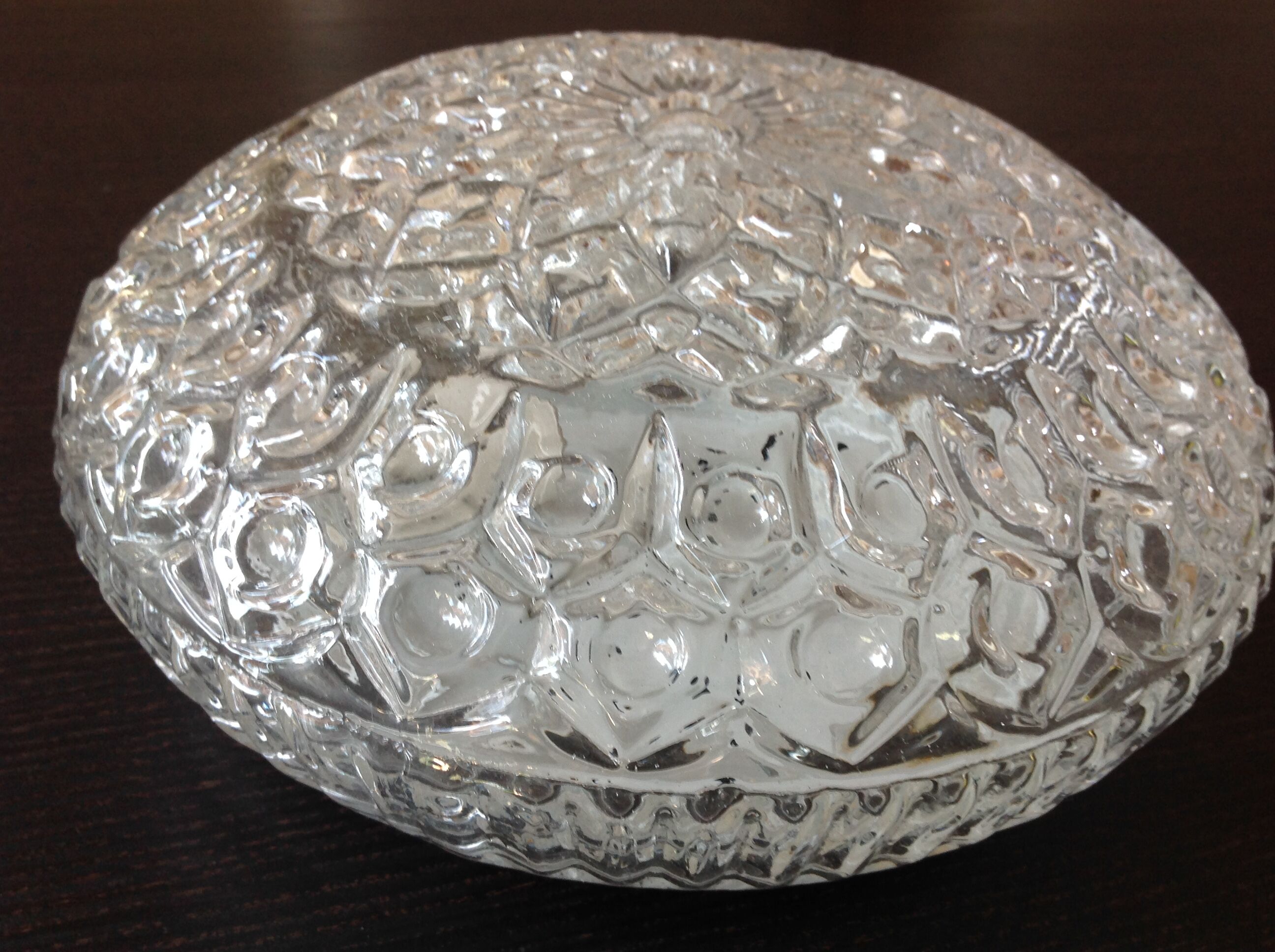 Half-moonized structured glass 60/70