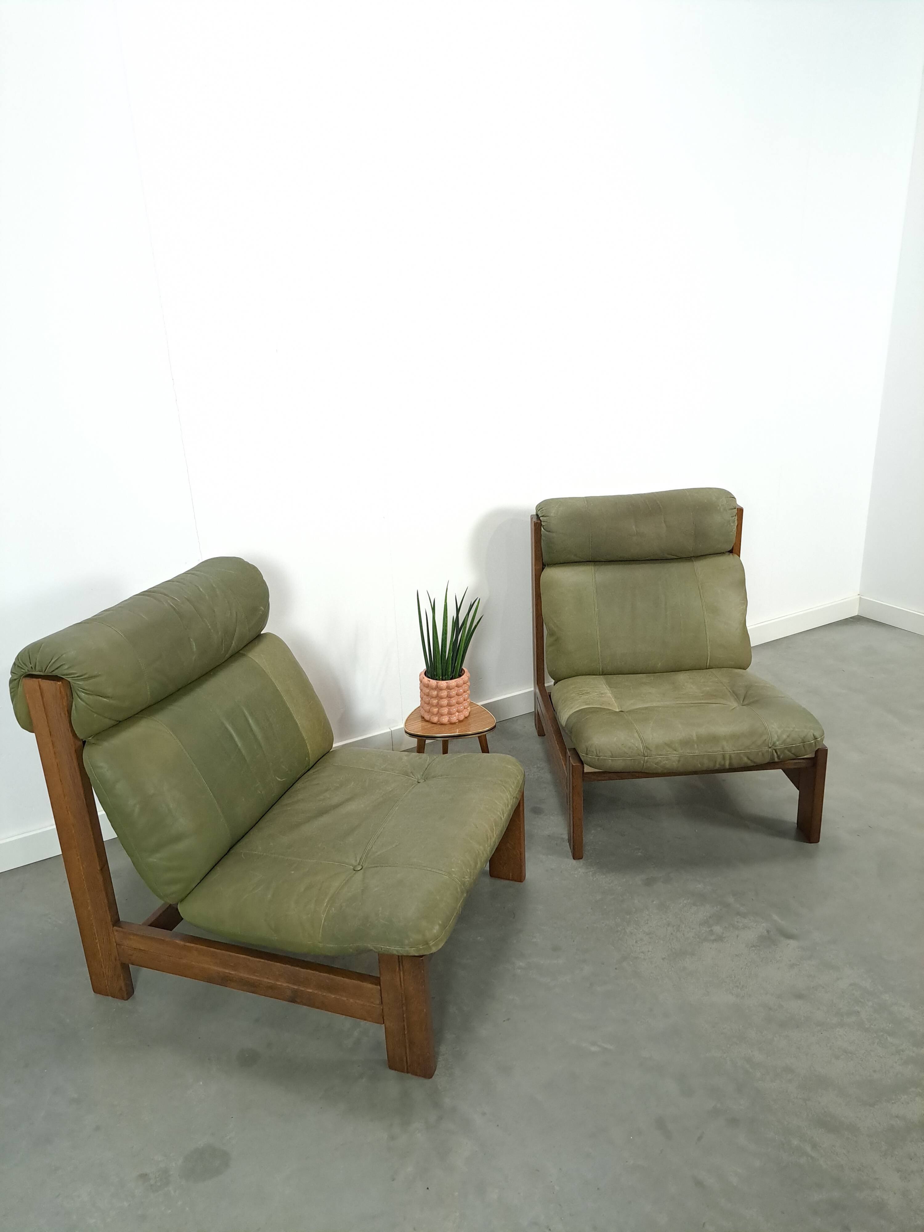 Green leather and oak wood armchair