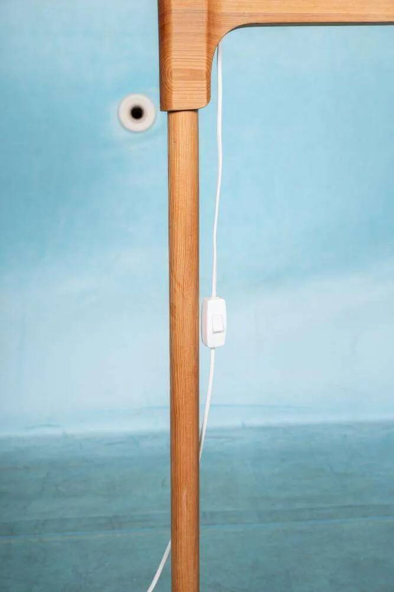 Minimalist Scandinavian floor lamp Carl Malmsten in pine, Sweden