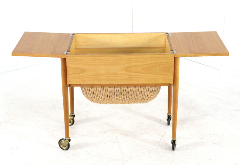 Lotos sewing box