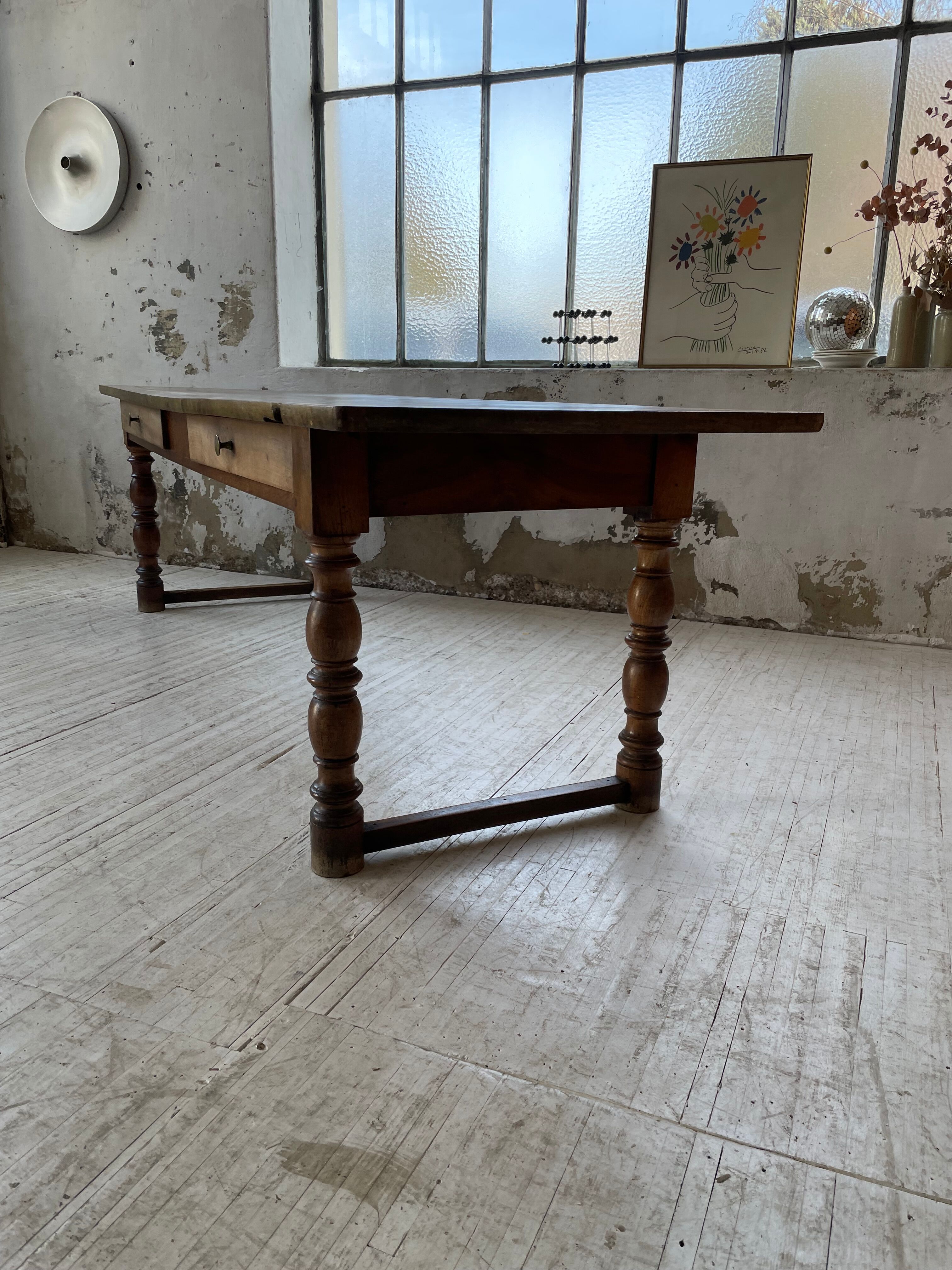 Table of draper firm walnut 260cm