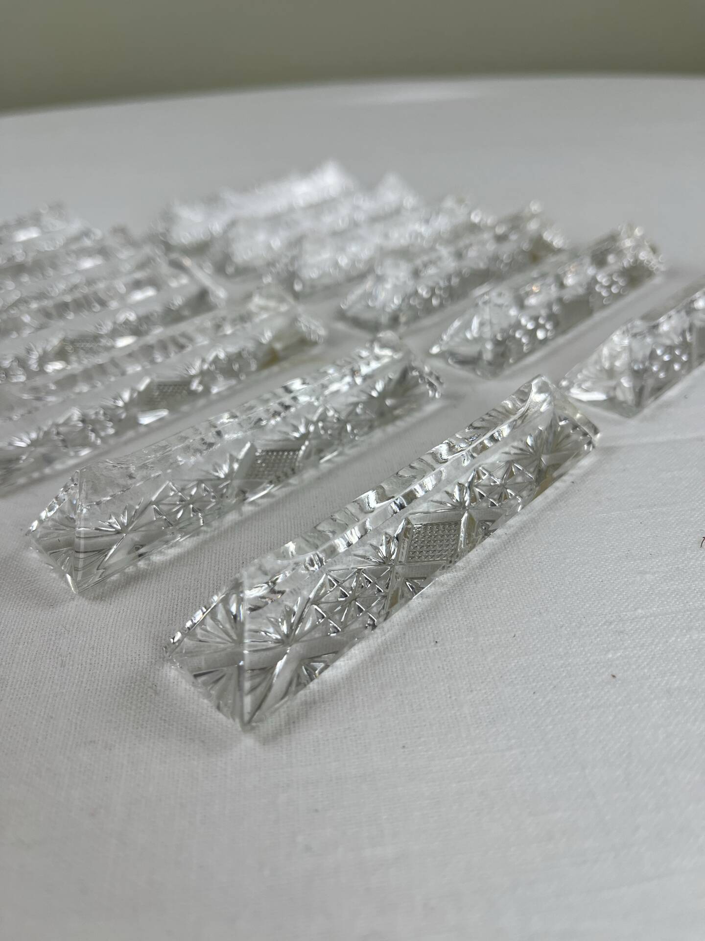 12 Crystal knife holders