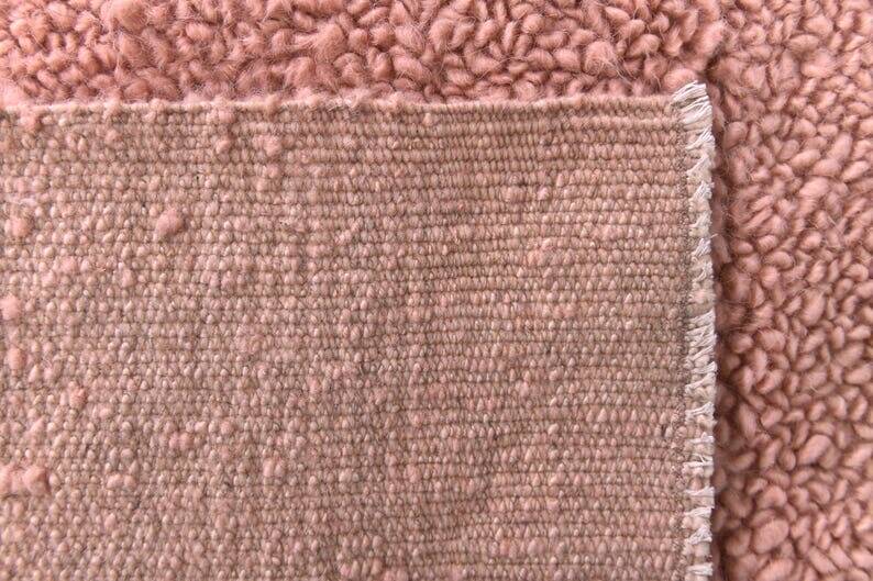 Handmade Berber rug with pink patterns, size 1.5/2.5 m.