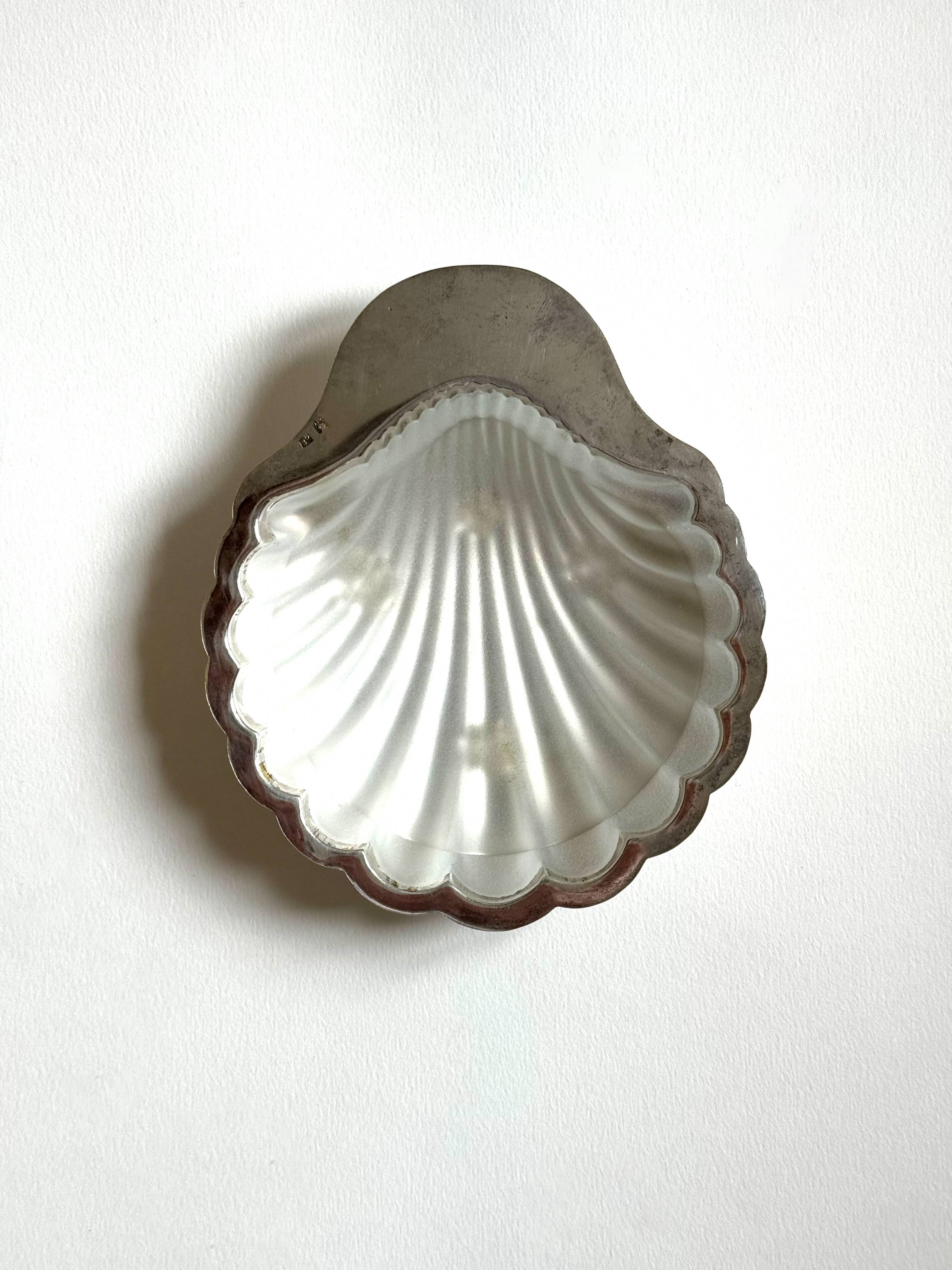 Silver-plated metal shell butter dish (Vulcain goldsmith)