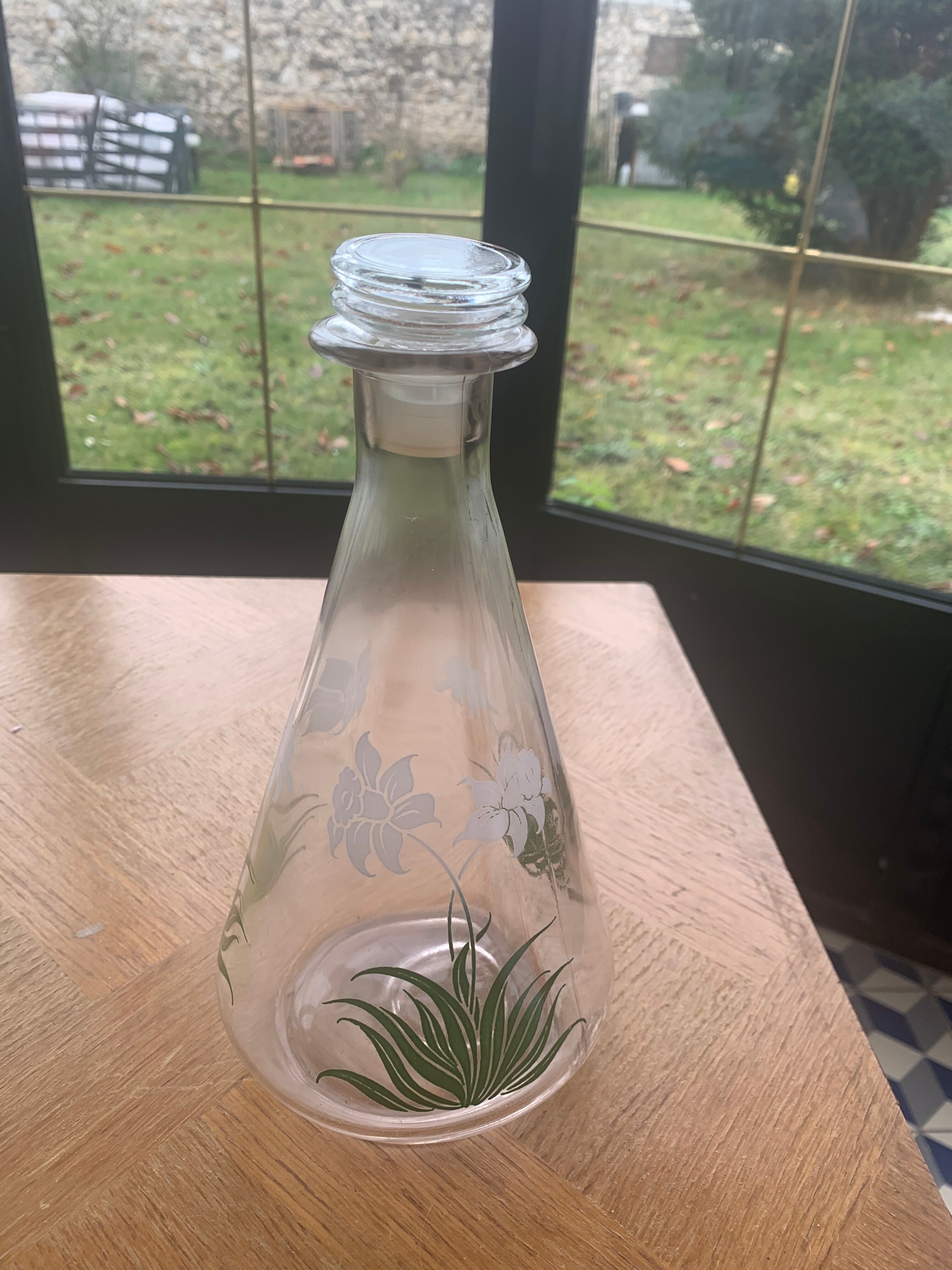 Carafe motif floral narcisse vintage