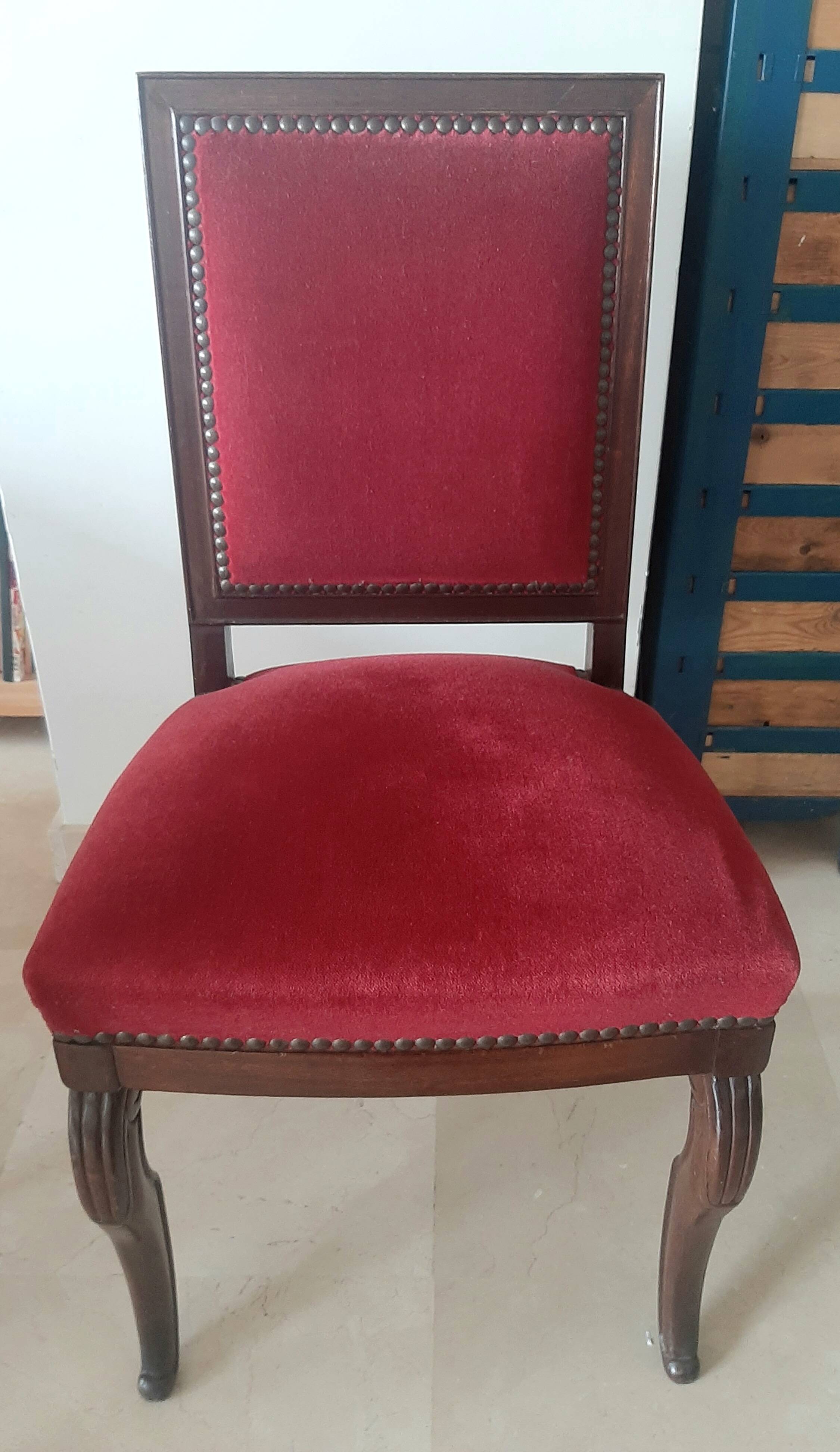 2 chaises antiques style Restauration en noyer et velours bordeaux