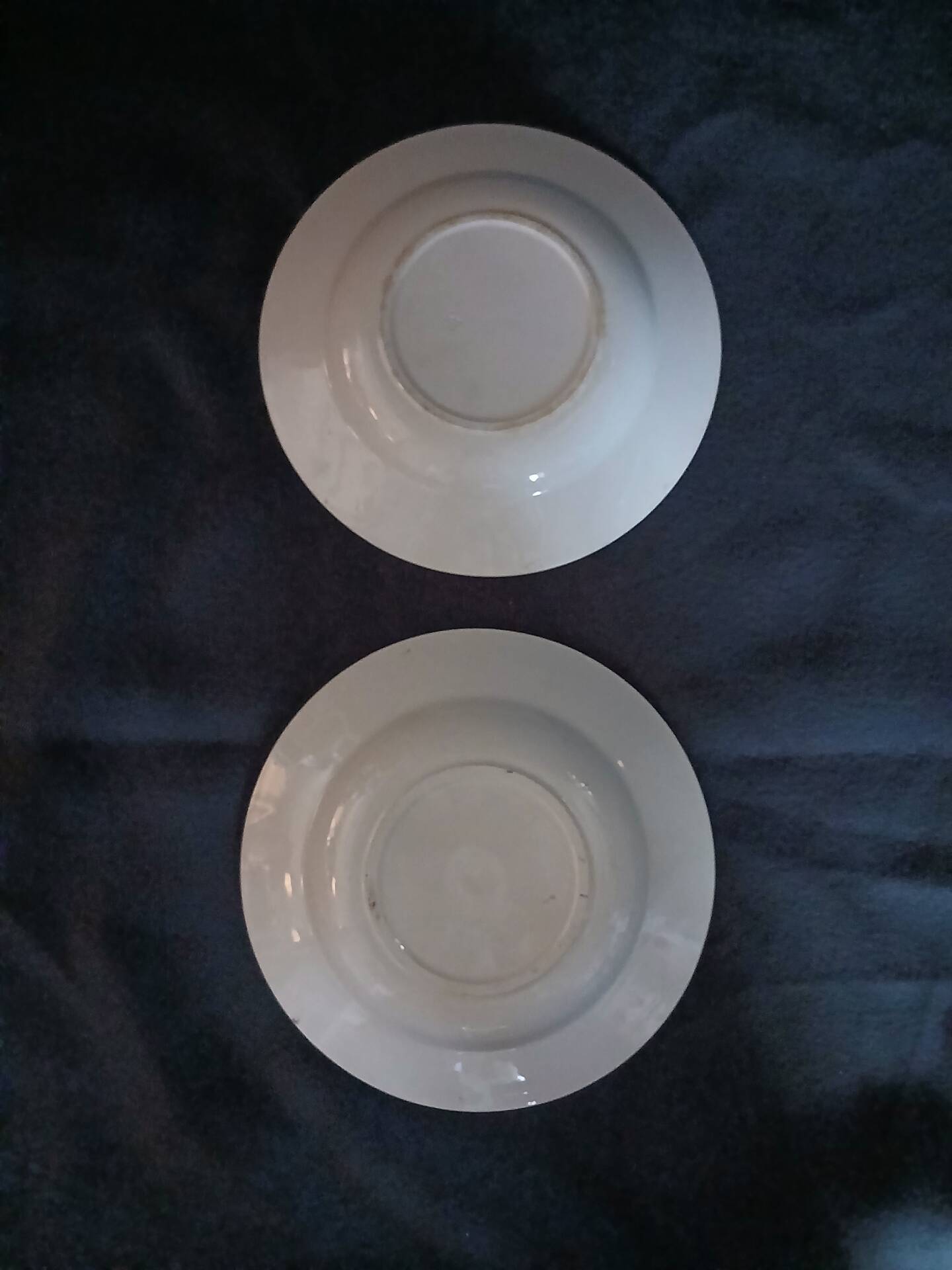 8 assiettes creuses anciennes dépareillées 