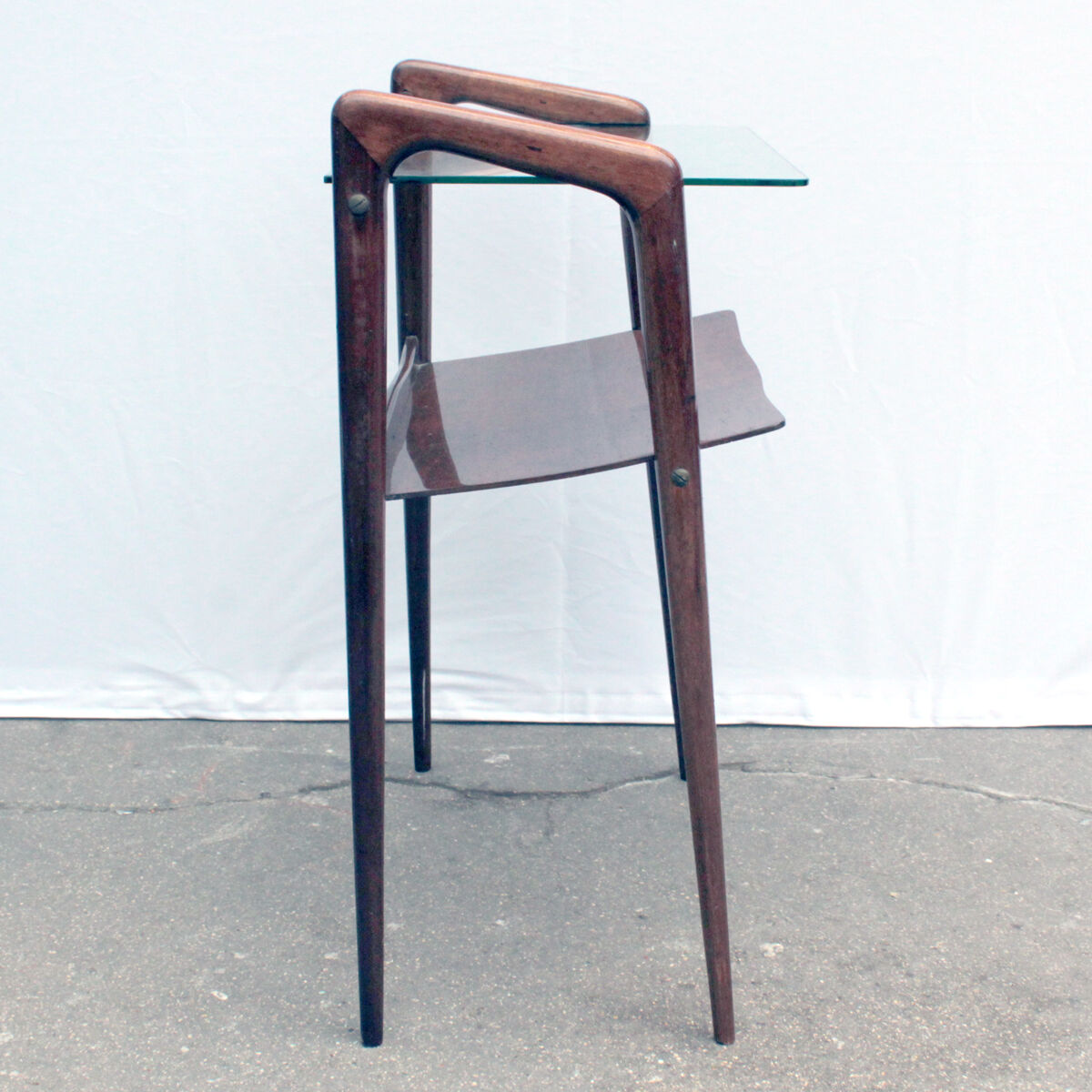 Table d'appoint en bois et verre