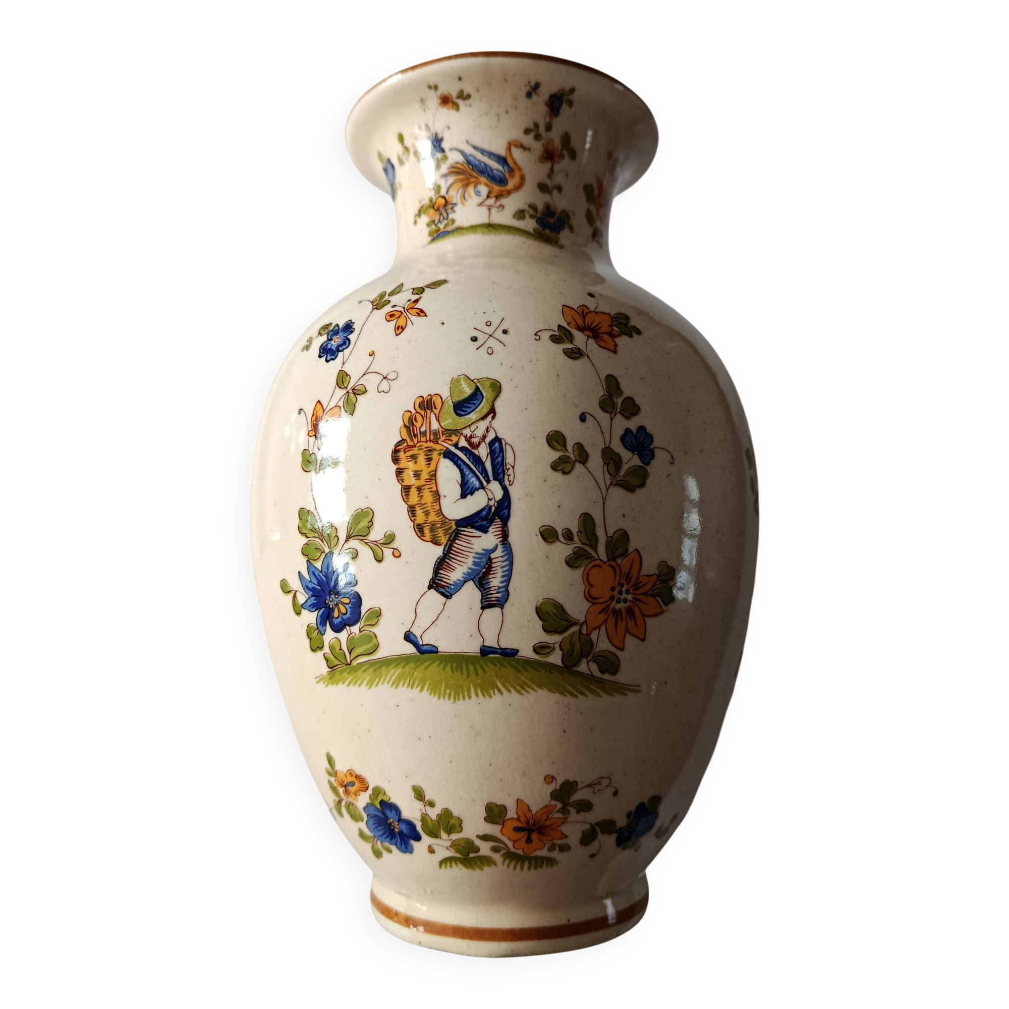 Vase and plates Old Moustiers