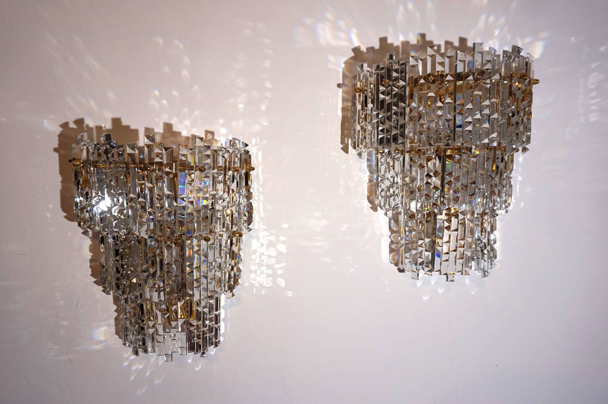 Set of 2 Kinkeldey Hollywood Regency waterfall crystal glass wall lights, 1970