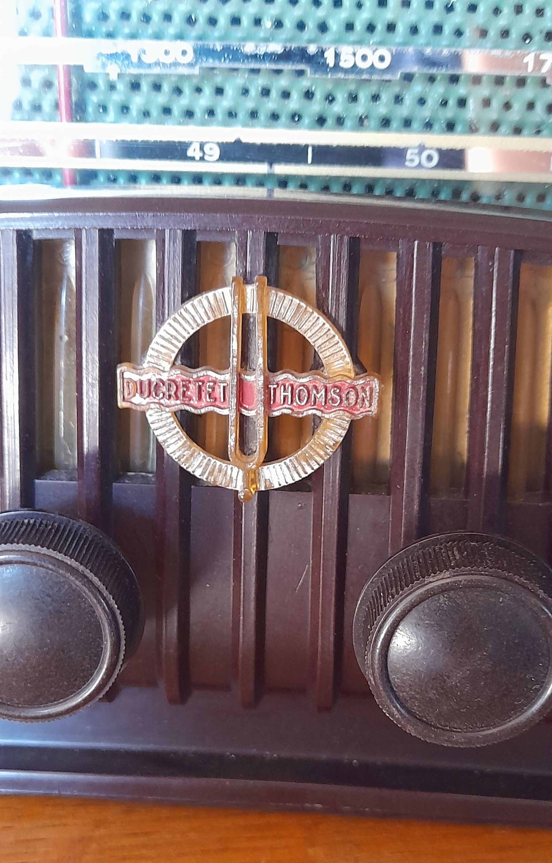 Radio station ducretet thomson l 524