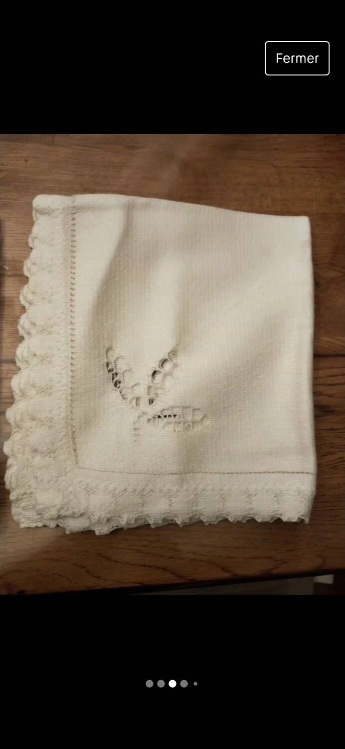 Nappe rectangulaire et 11 serviettes motif dentelle