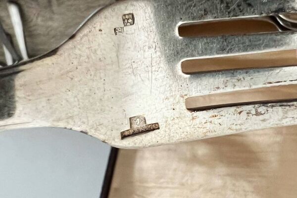 Ecrin ménagère 24 pièces métal argenté Alfénide art déco poinçon 84 gr