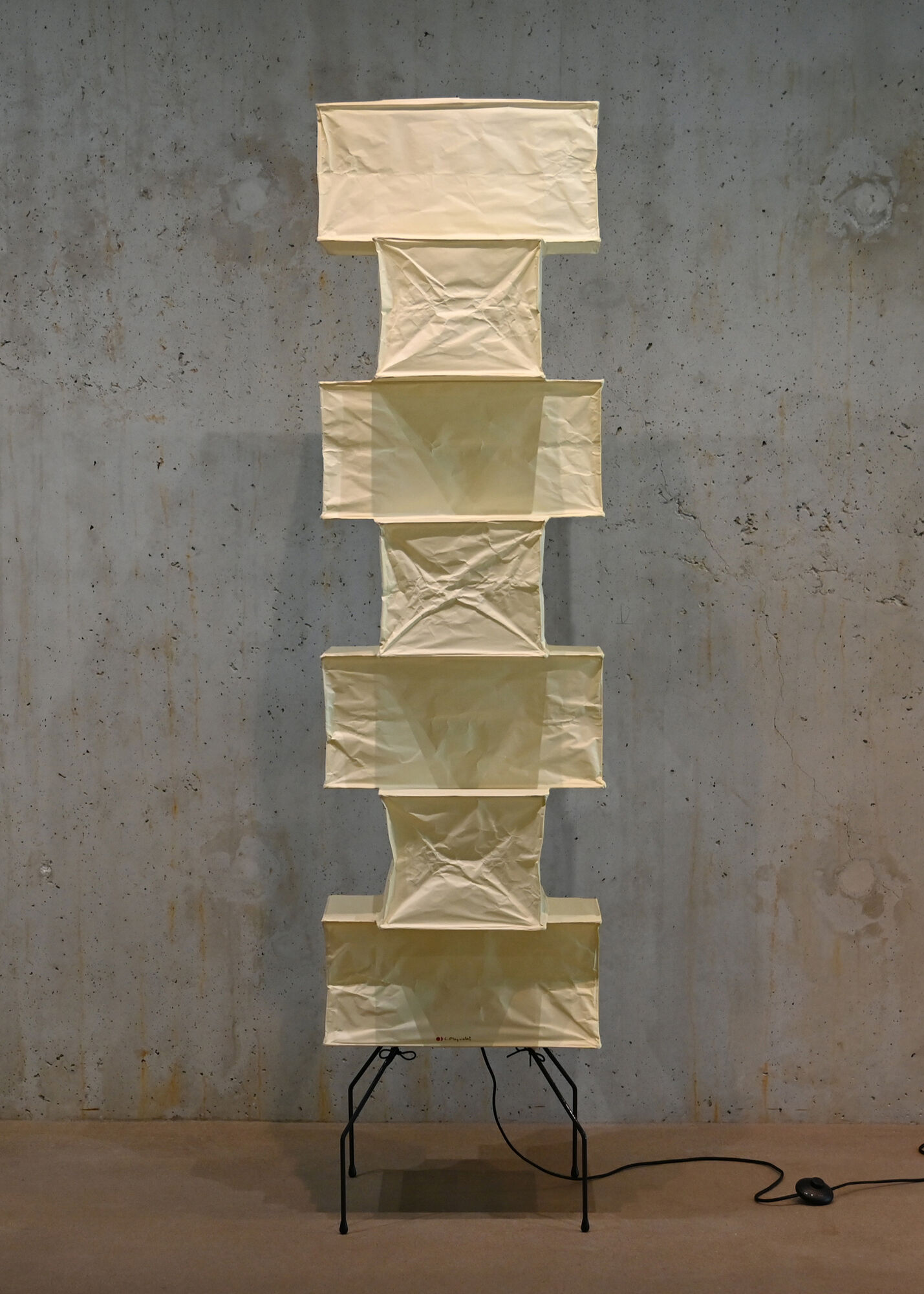Isamu Noguchi Akari Light Sculpture Model UF4-L10 Handcrafted by Ozeki, Japan