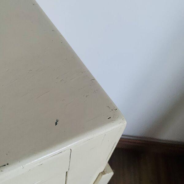 Buffet parisien blanc