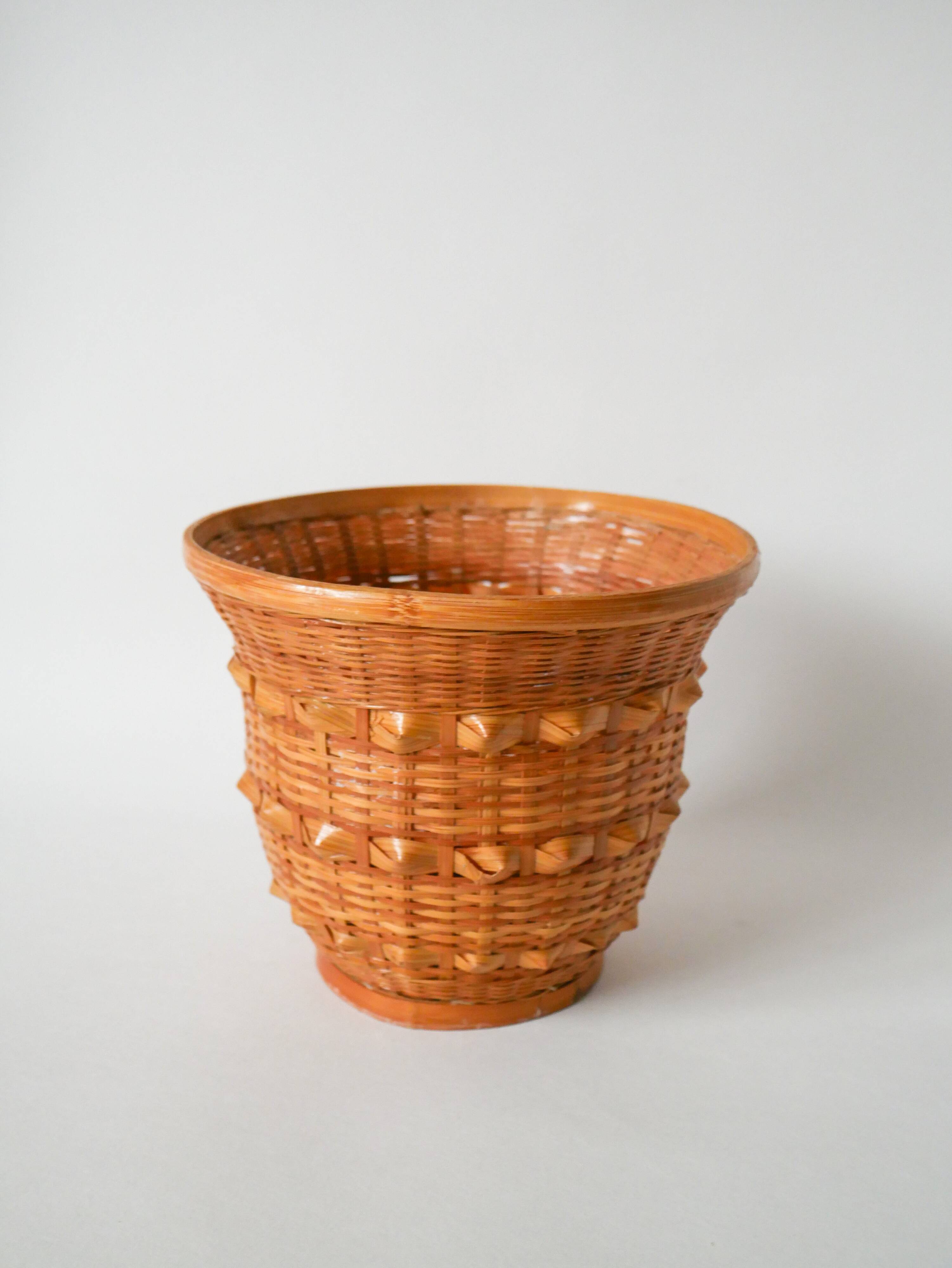 curved wicker plant pot 17 x 20 cm