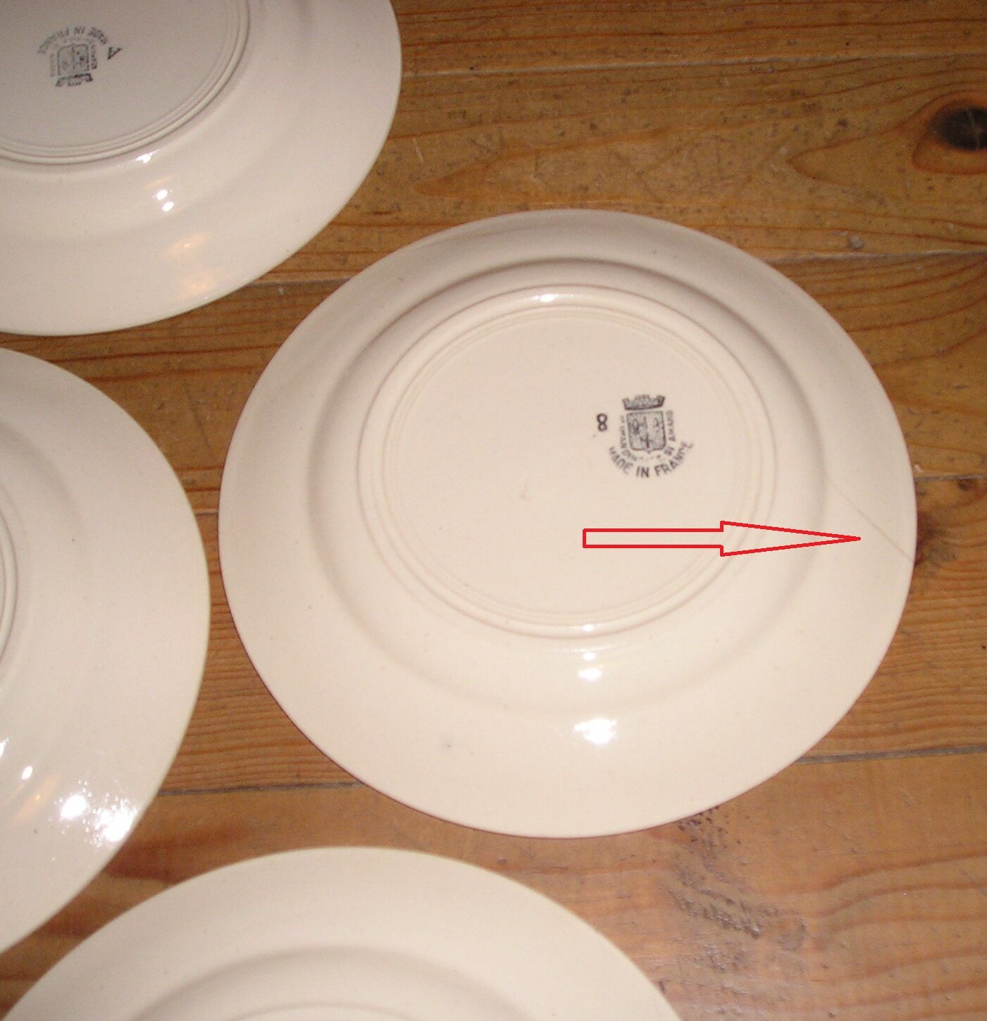 Service of 12 plates and plate with decoration of flowers Amandinoise St Amand