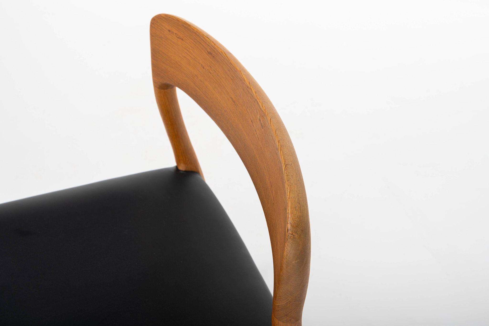 Set of 6 dining chairs by Niels O. Møller, Model 75
