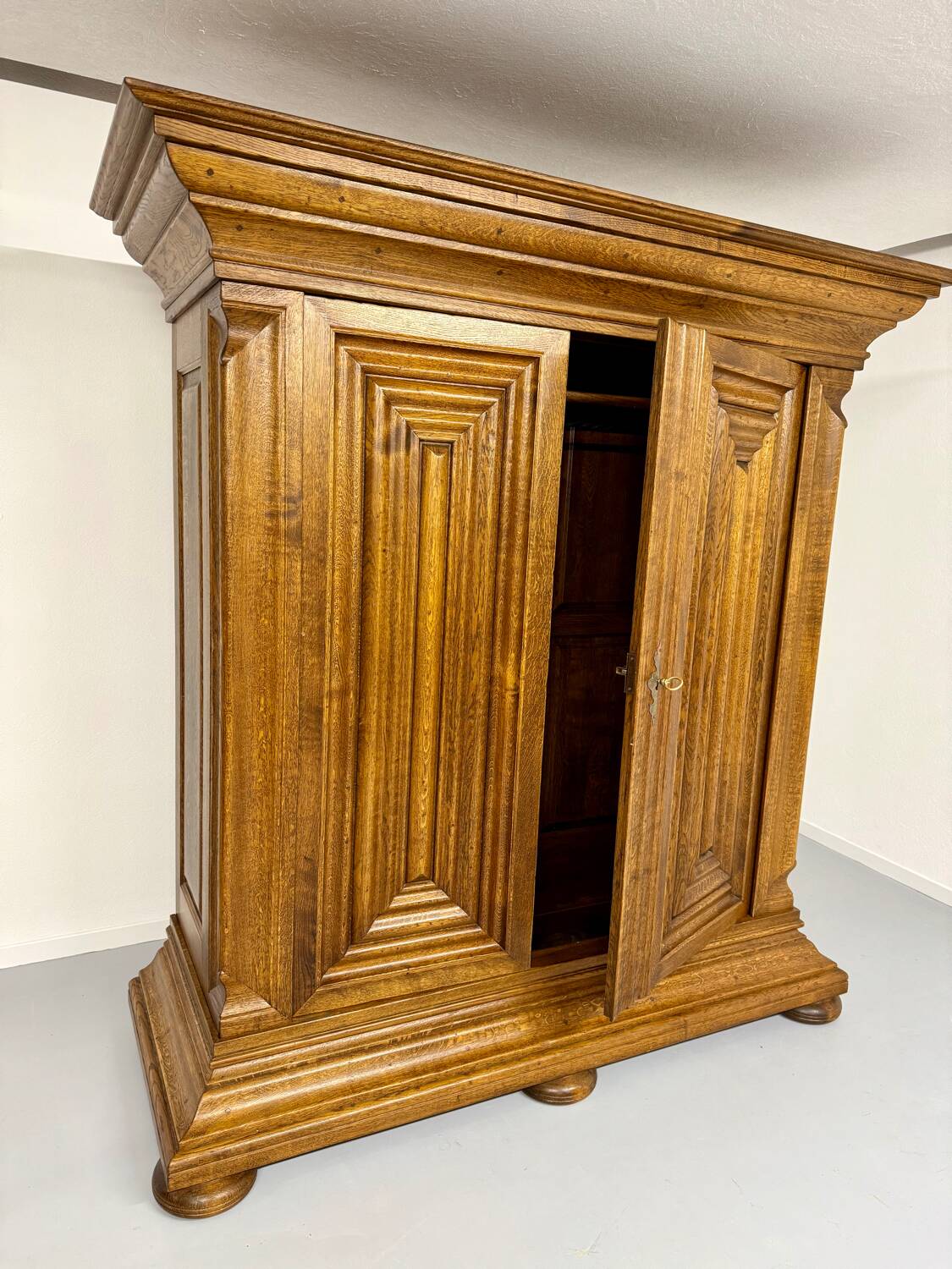 Frankfurt solid wood wardrobe geometric shape vintage wardrobe