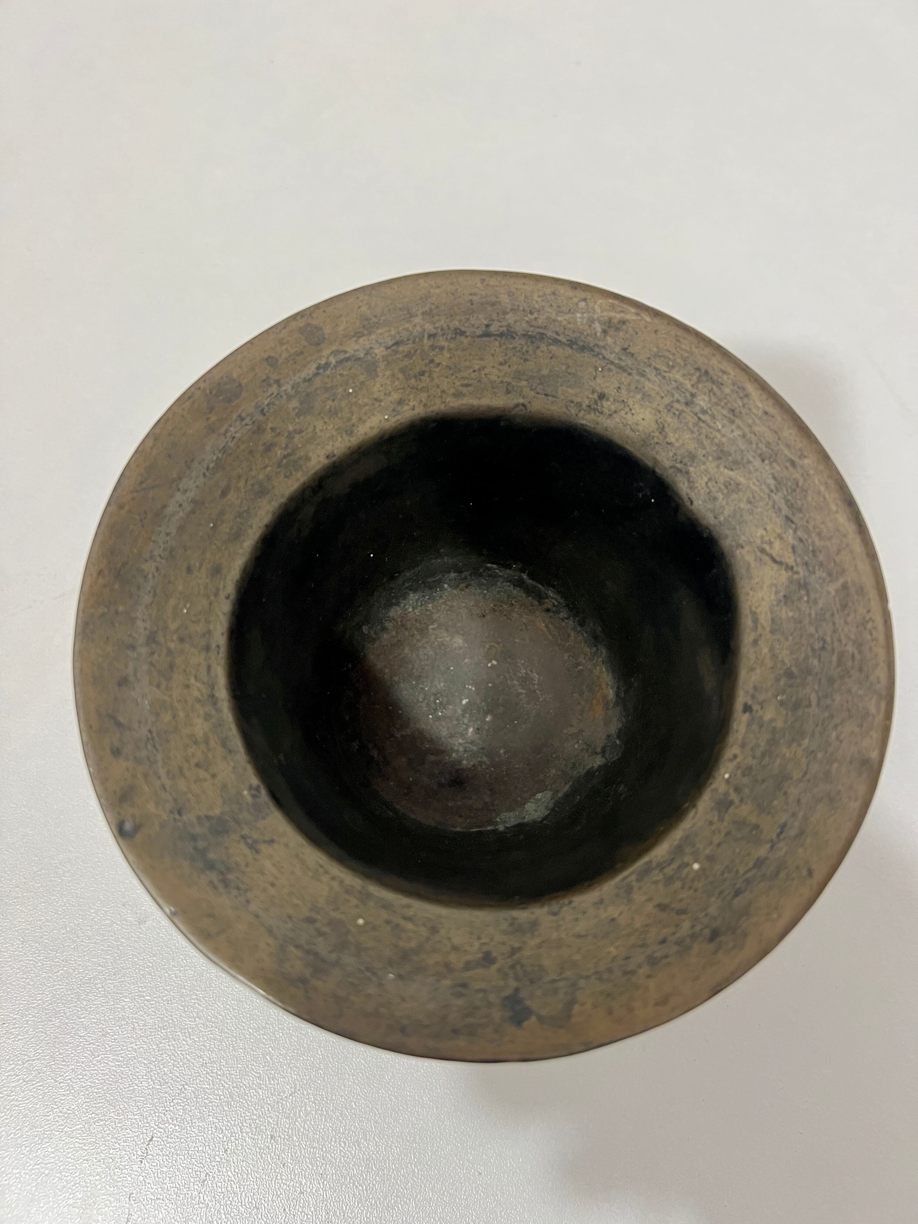 Mortar and pestle fins bronze seventeenth
