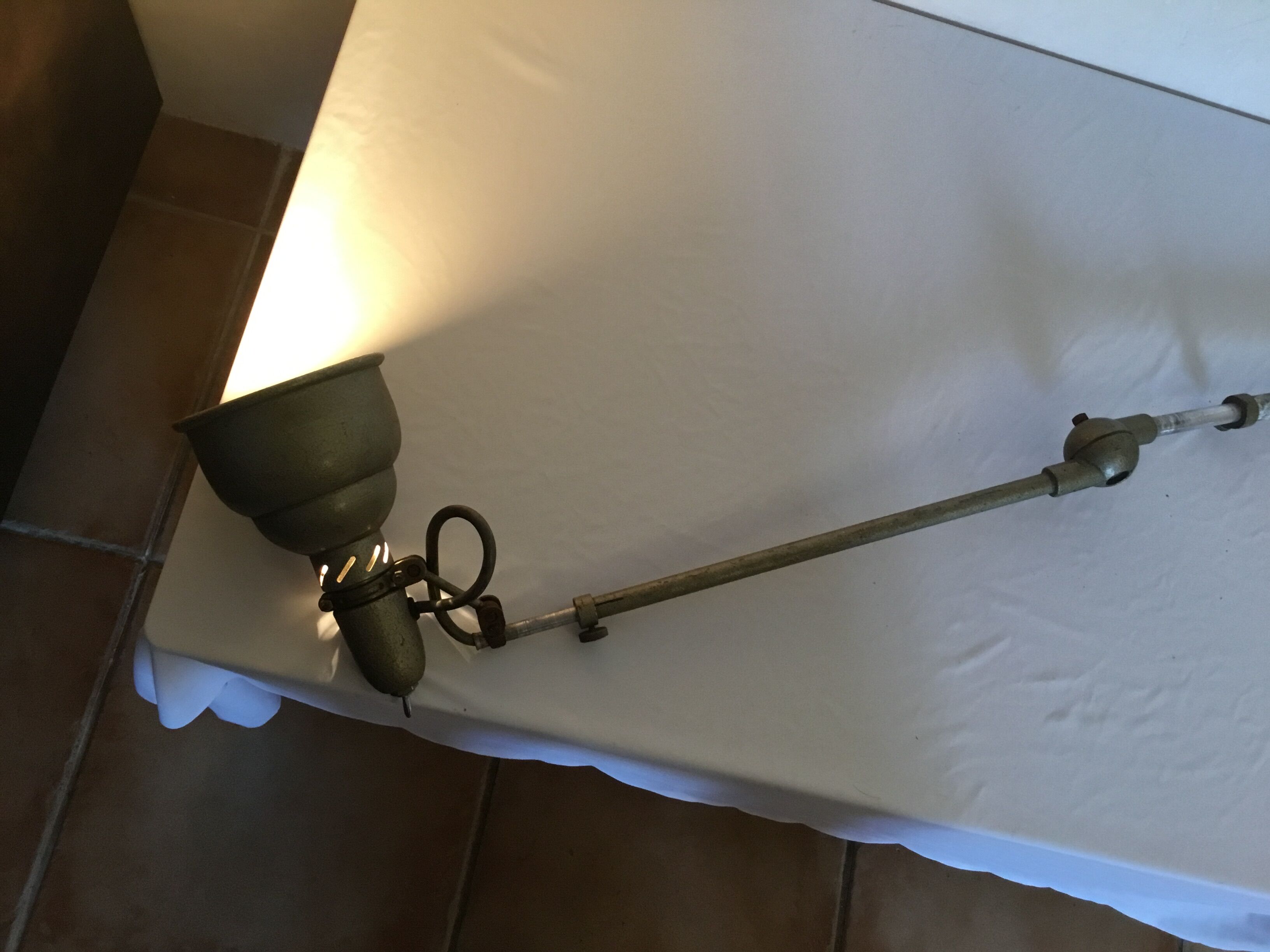 Lampe industrielle réglable en hauteur