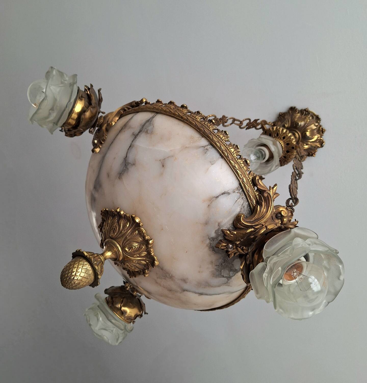 Art Deco alabaster and bronze chandelier, 7-light fixture