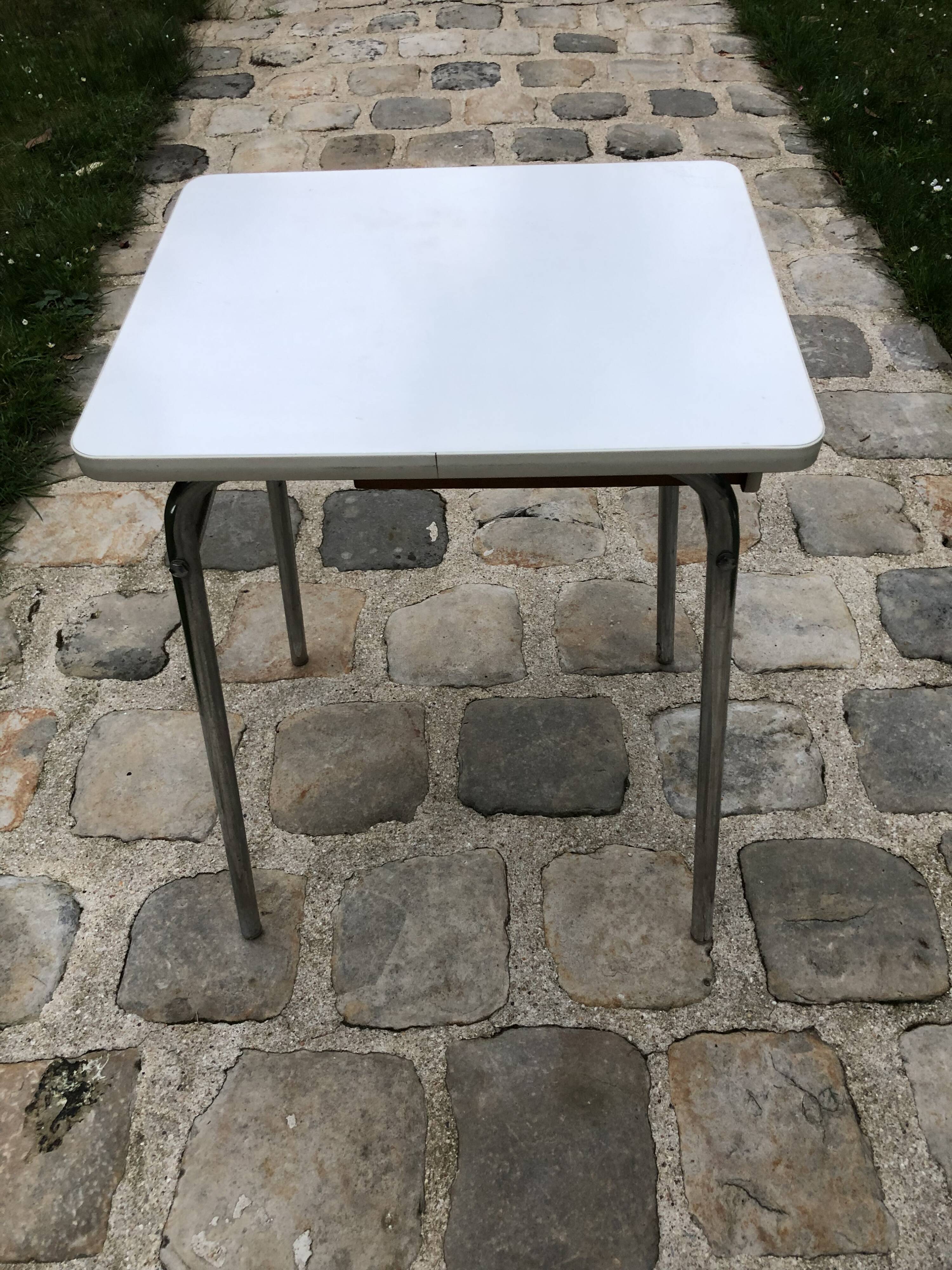Formica kitchen table