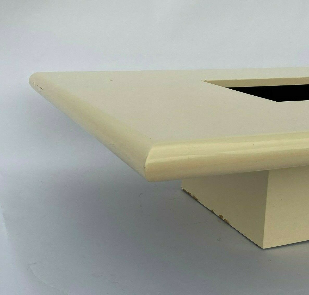 Jean claude mahey laque blanche creme 1970 vintage design coffee table