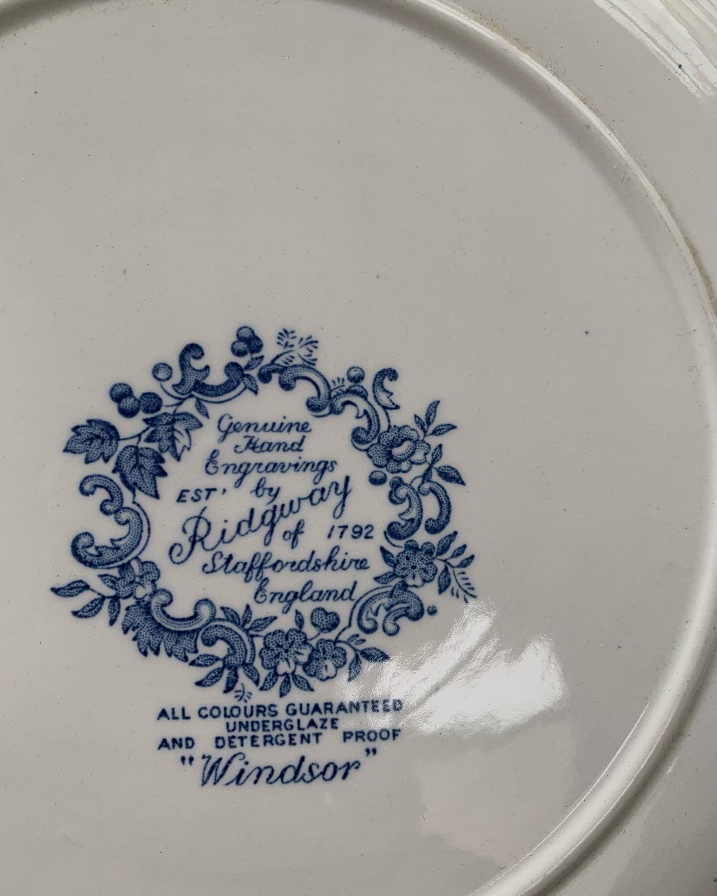 Vintage Windsor model ridgway staffordshire cake dish