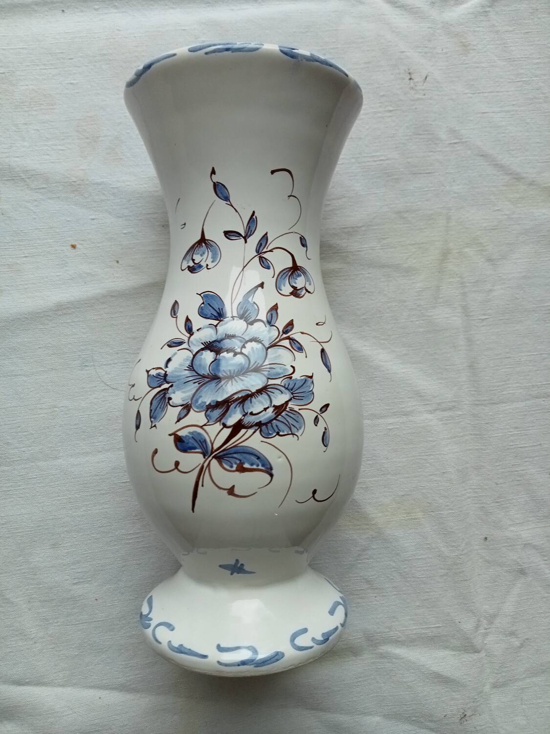 Vase Moustiers