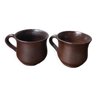 Set of 2 vintage hand-turned stoneware coffee cups