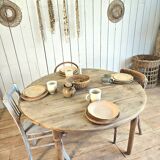 Round farmhouse table