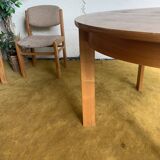 Set of 6 chairs and 1 round table