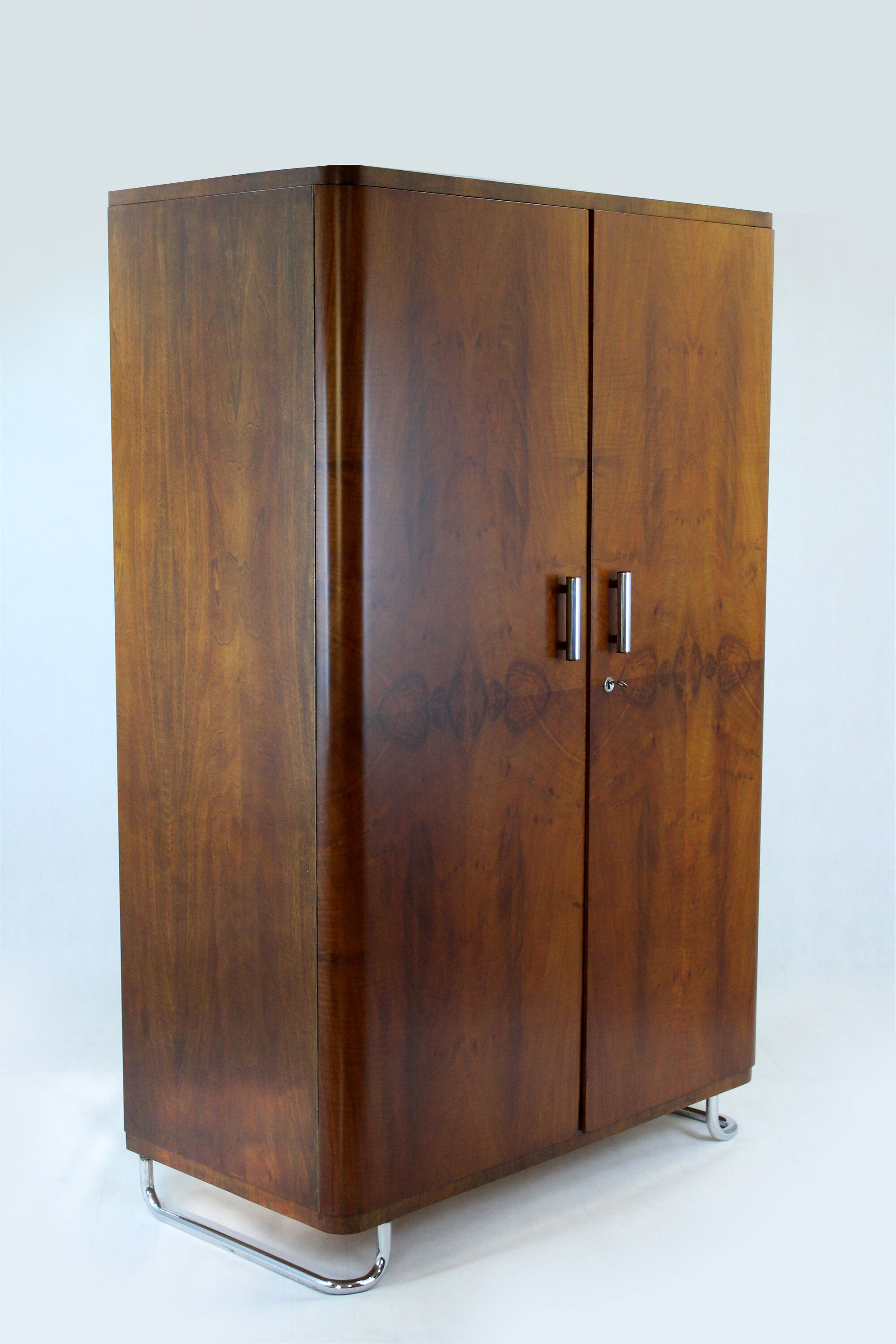 Bauhaus chromed tubular steel and walnut wardrobe, 1930s