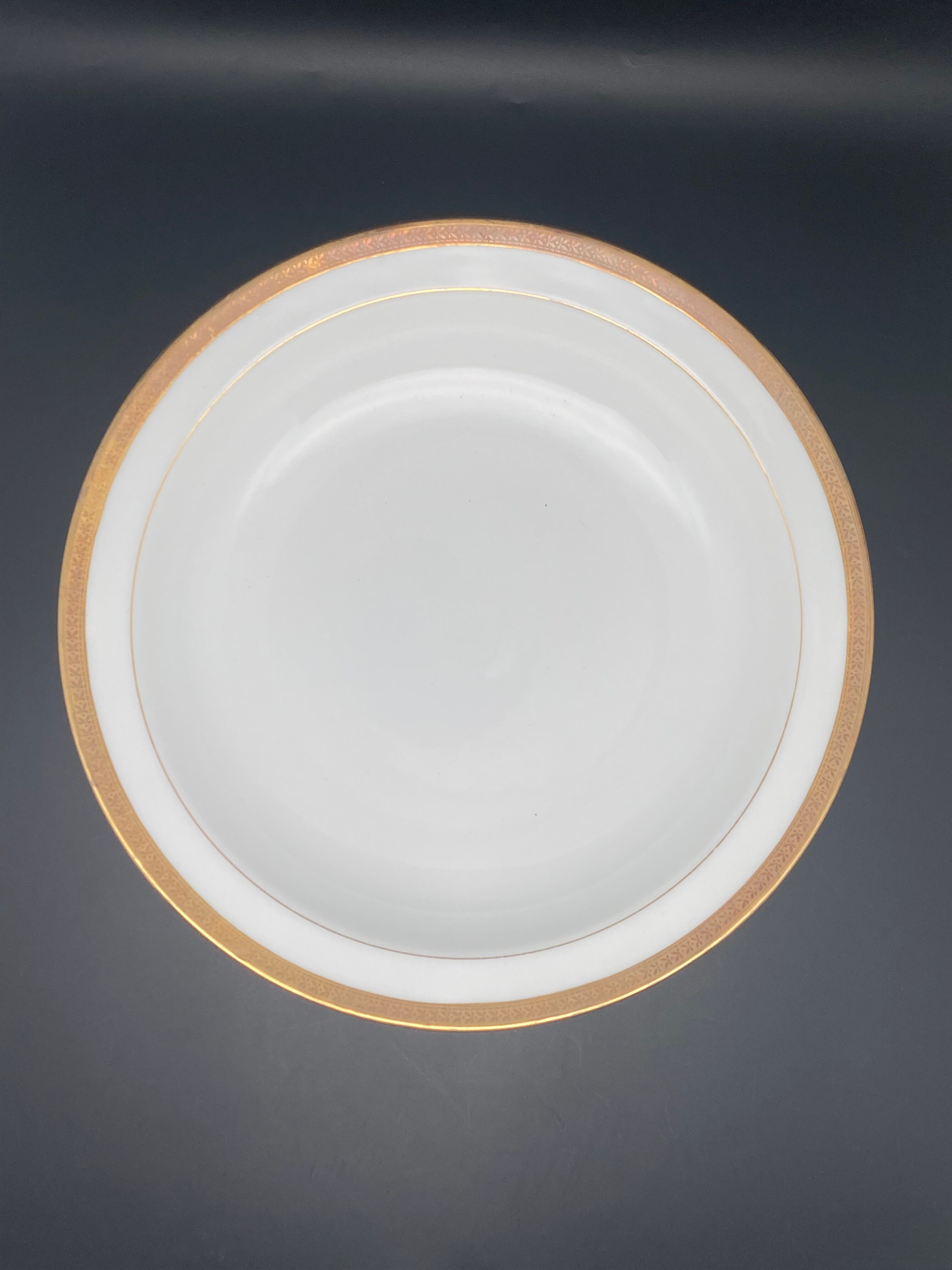 Hollow round flat limoges and gilding