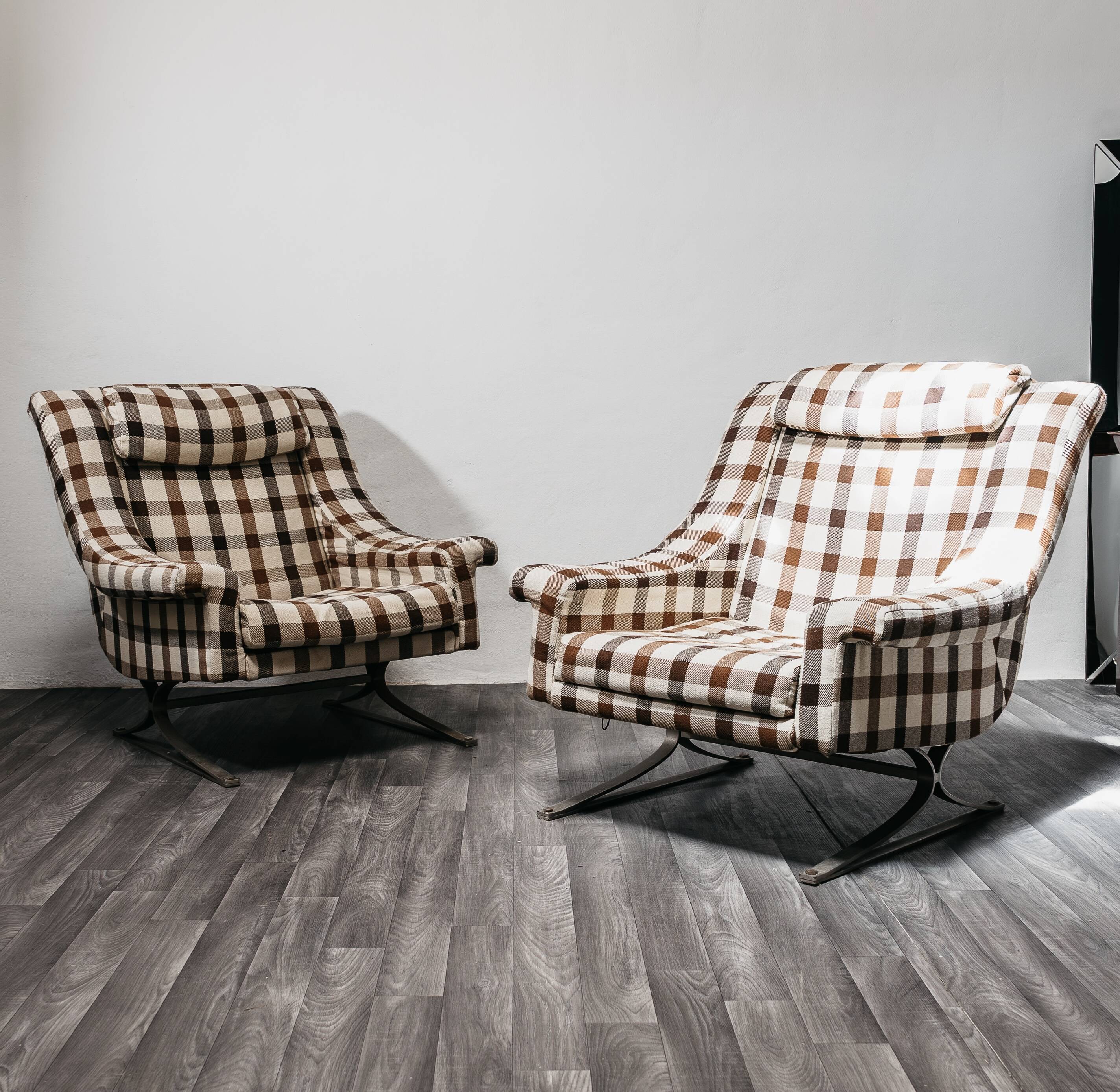 Paire de Fauteuils Mod. Grand Prix, Maurice Calka Arflex